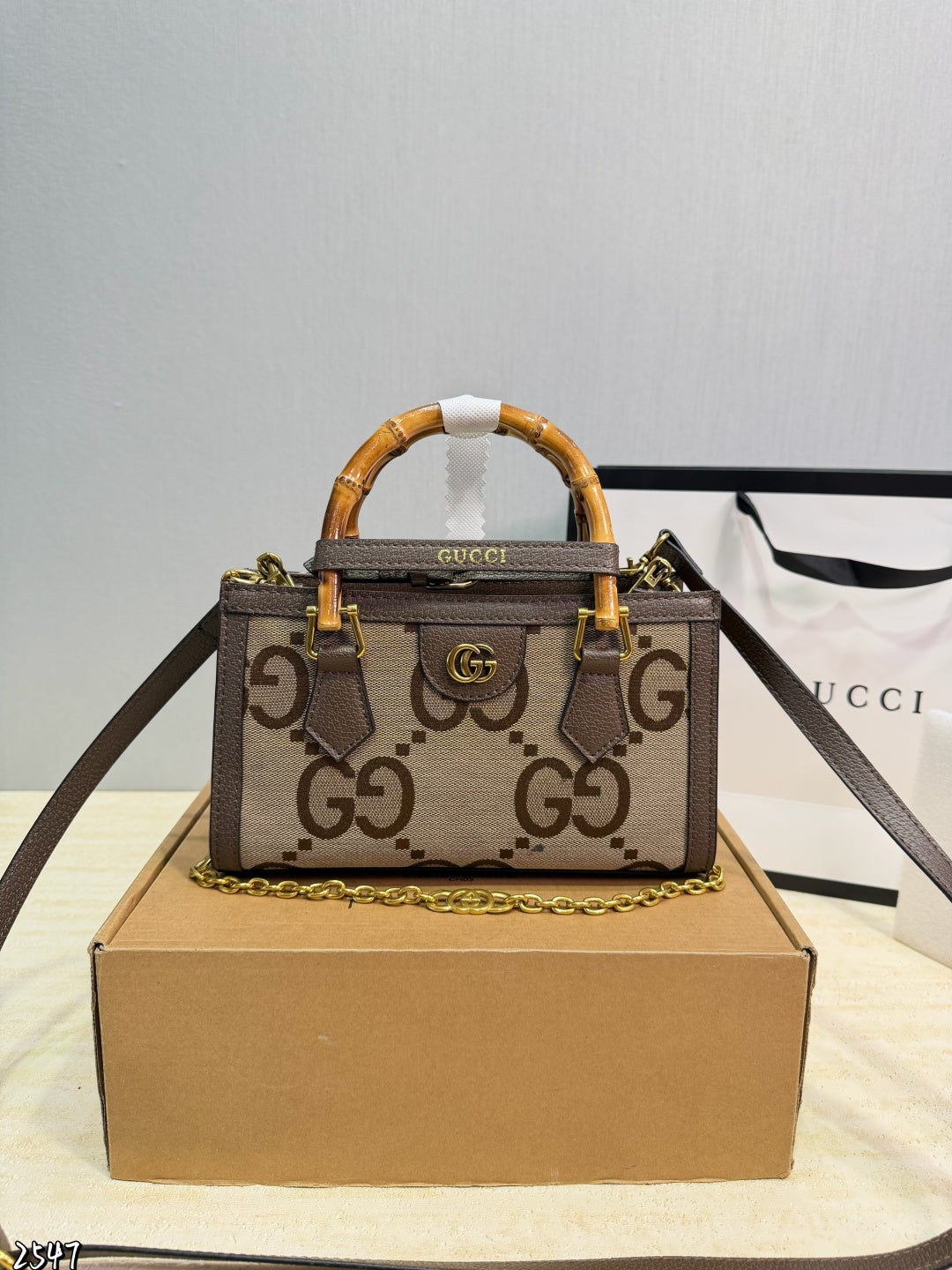 GU Jumbo Medium Top Handle Bag 26