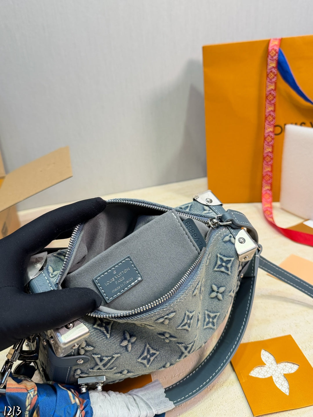 LU bag trunk