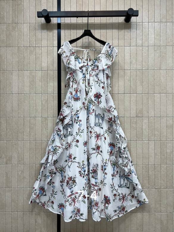 CHD Woman long Long Ruffled Dress QQ