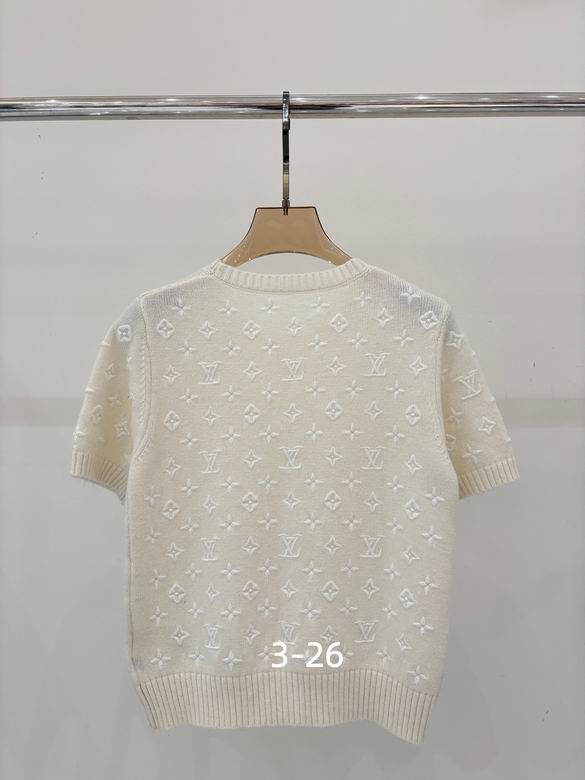 LU Woman sweater