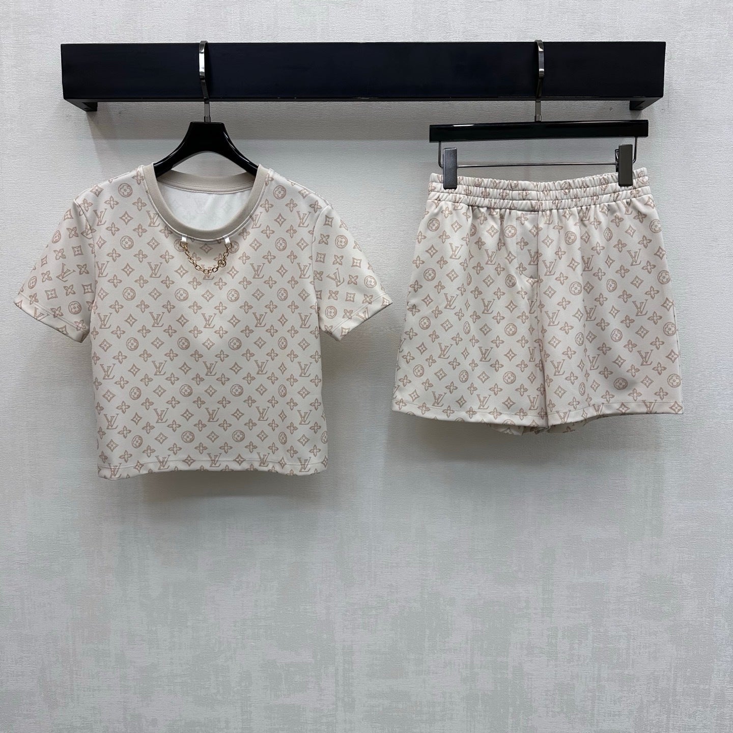 LU Woman Sweater Skirt set 2 Color's GQ