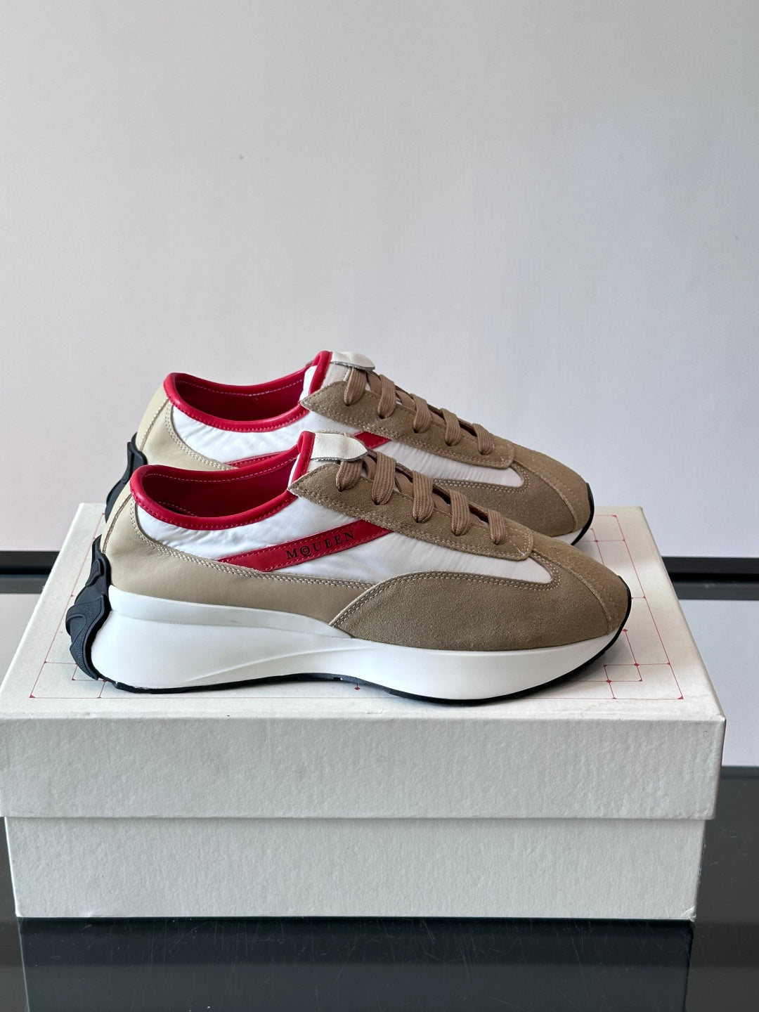 Mc*QUEEN Sneakers Runner Unisex 2 Color's