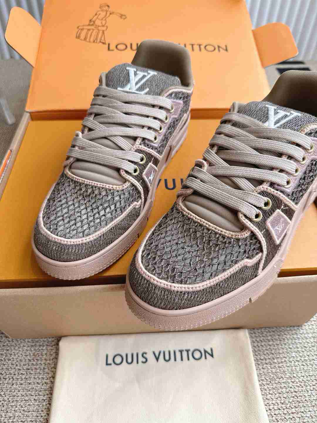 LU Sneakers 2 Color's 46