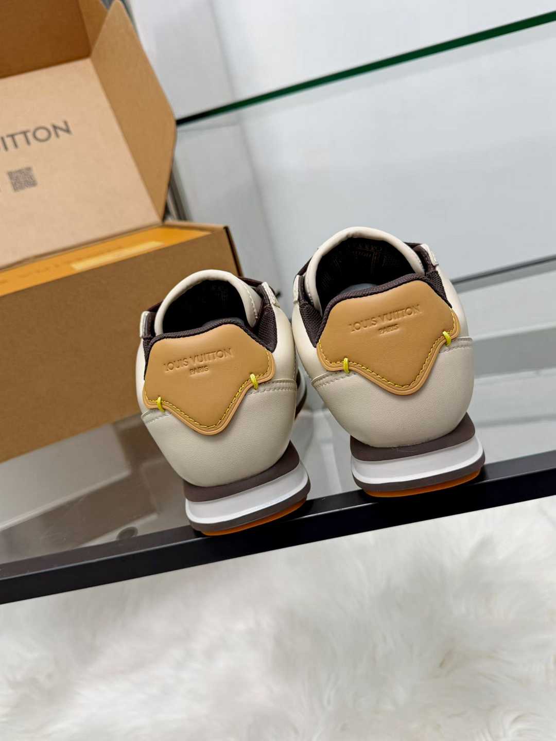 LU Buttersoft Sneakers 10 Color's