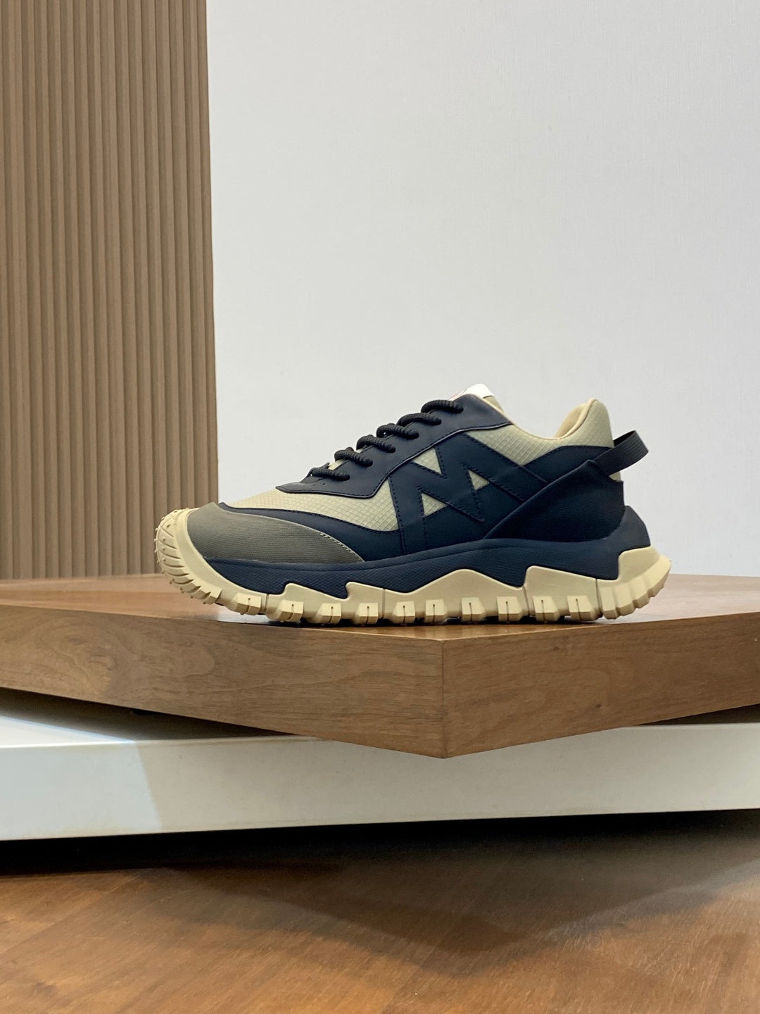 MONCR Sneakers Runner Man Size