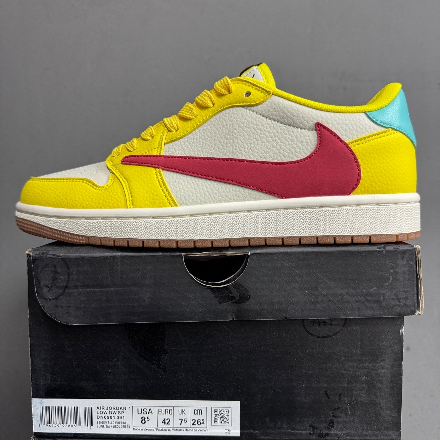 N*KE Trav Scot x Fragment Design Air Jorda 1 Sneakers