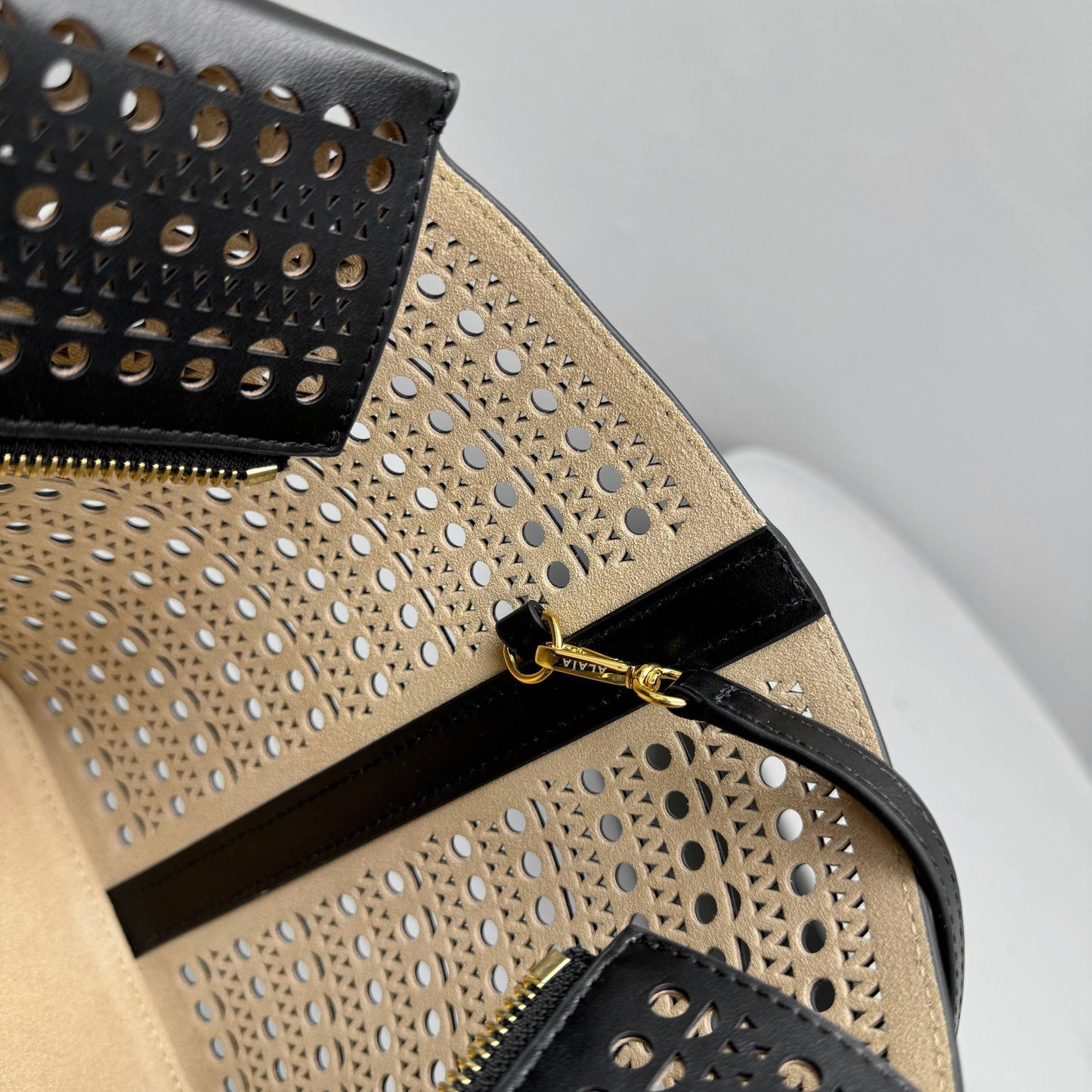 AL1A Neo Mina 32 Shoulder Bag 2 Color 's