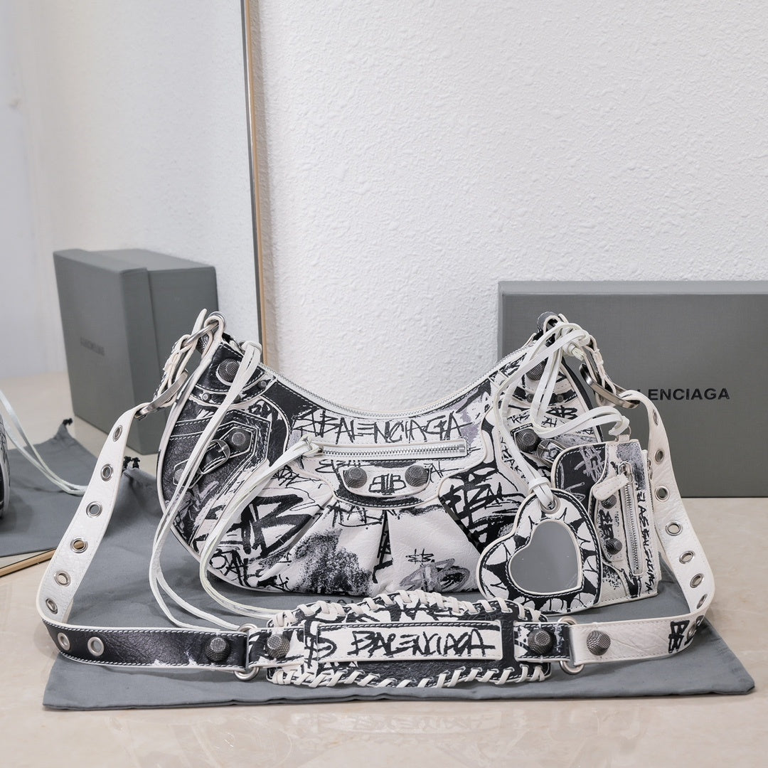 SNBAL graffiti bag 33 cm