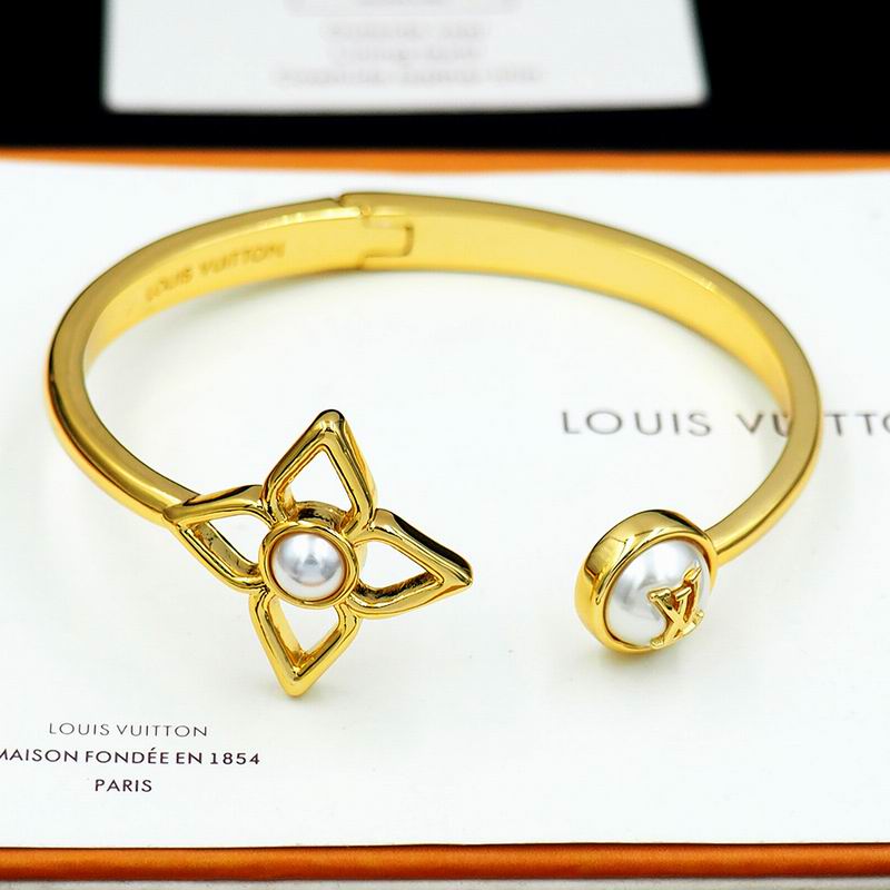LU Fashion Bracelet
