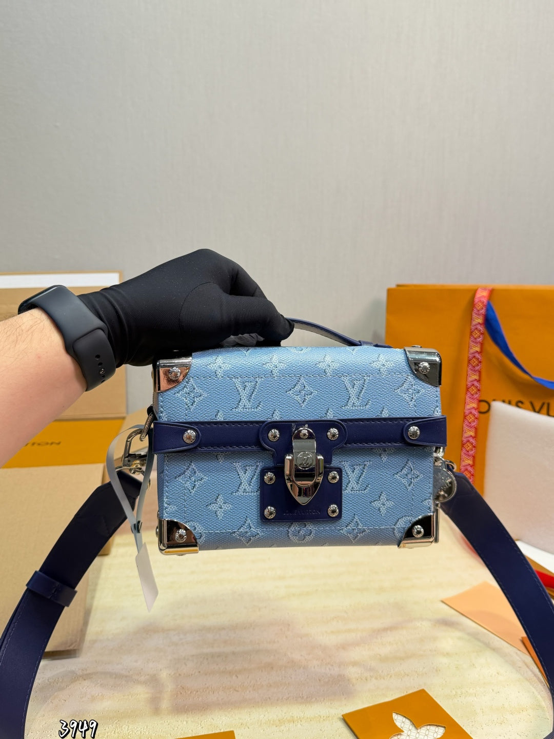 LU bag trunk