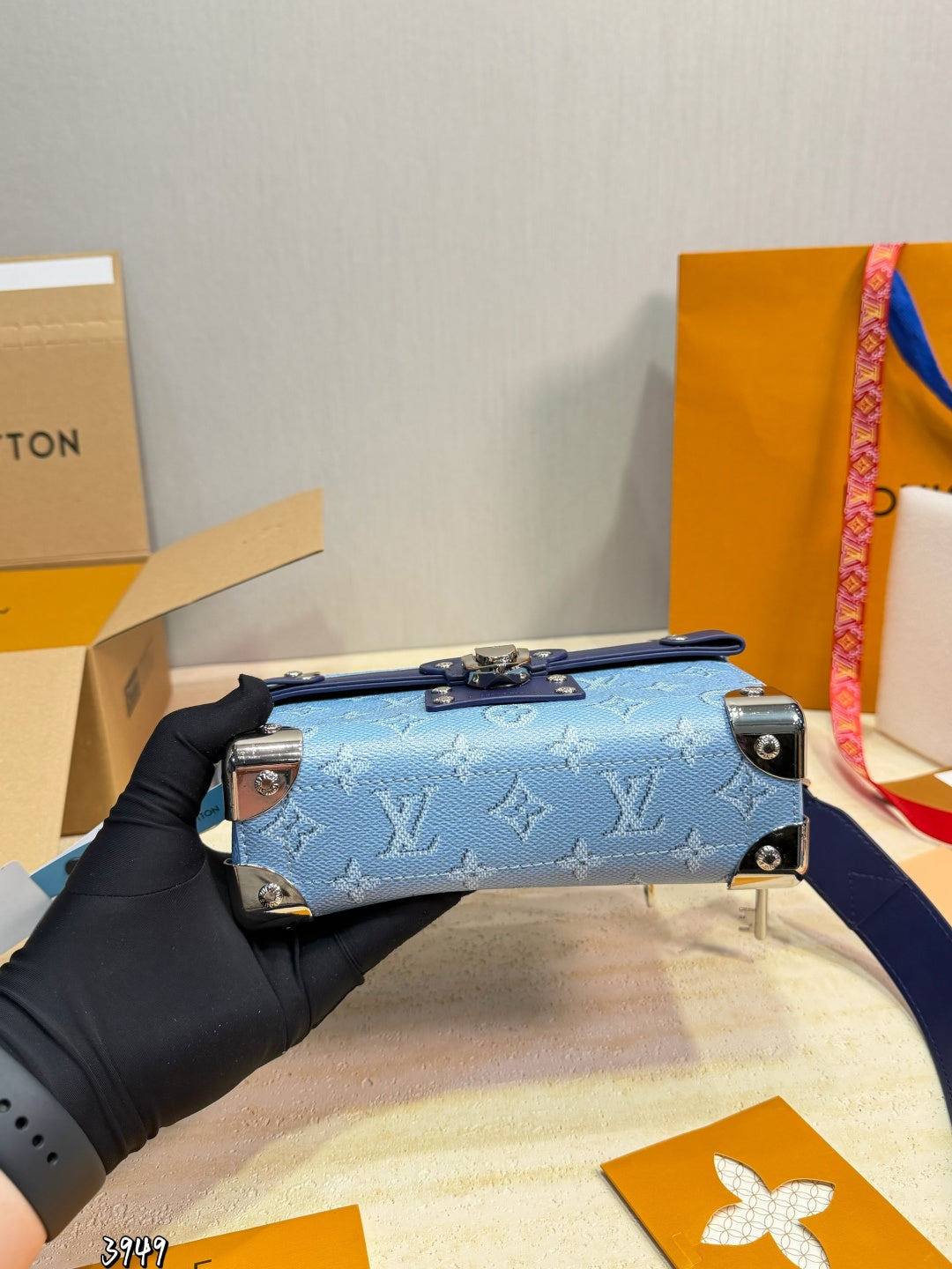 LU bag trunk