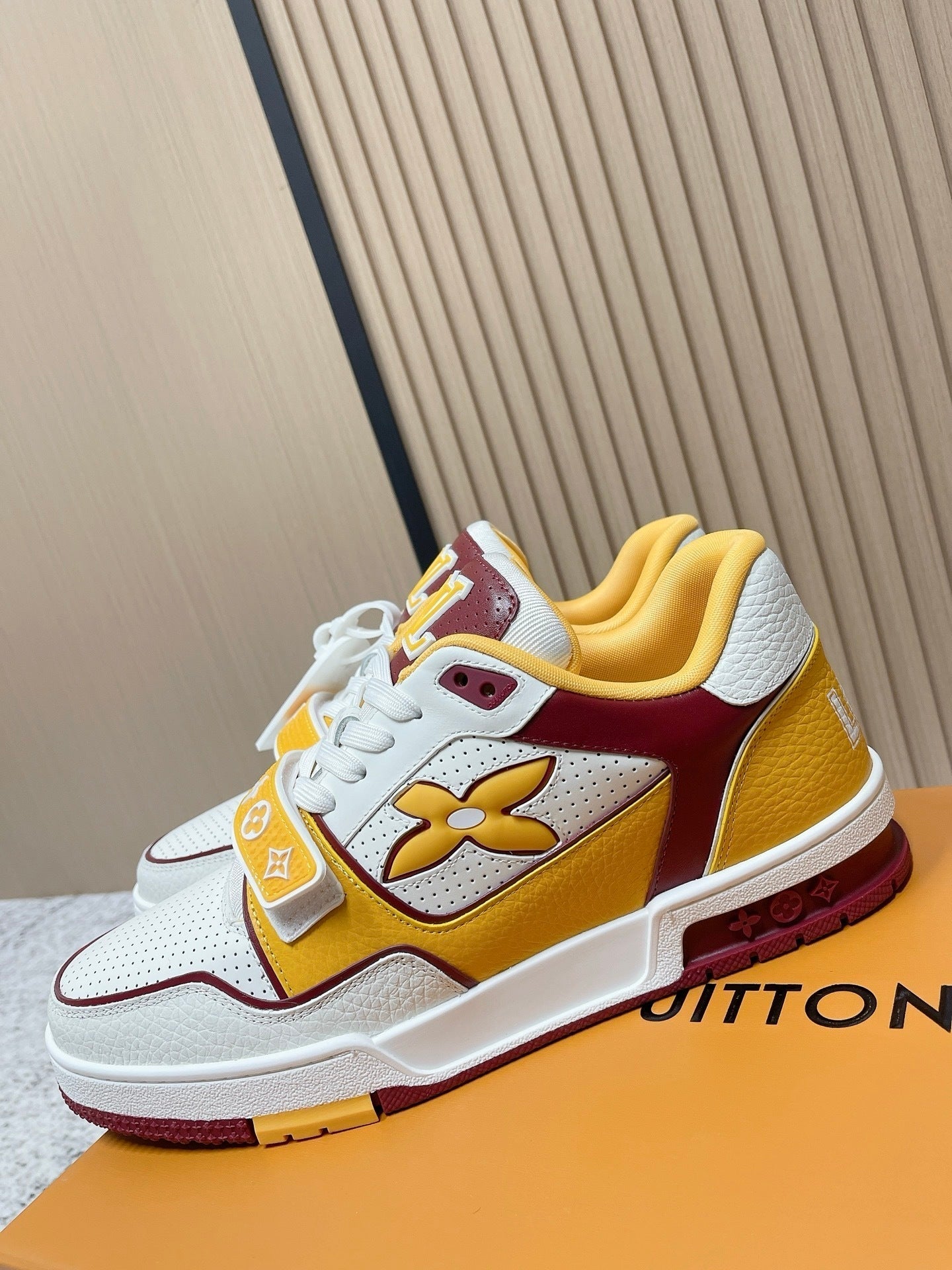 KU  Sneakers trainers
