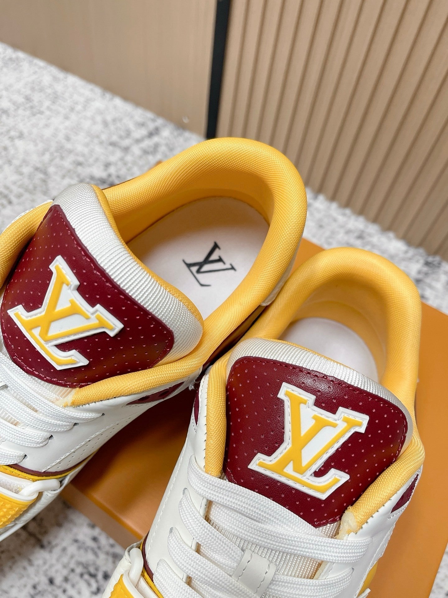 KU  Sneakers trainers
