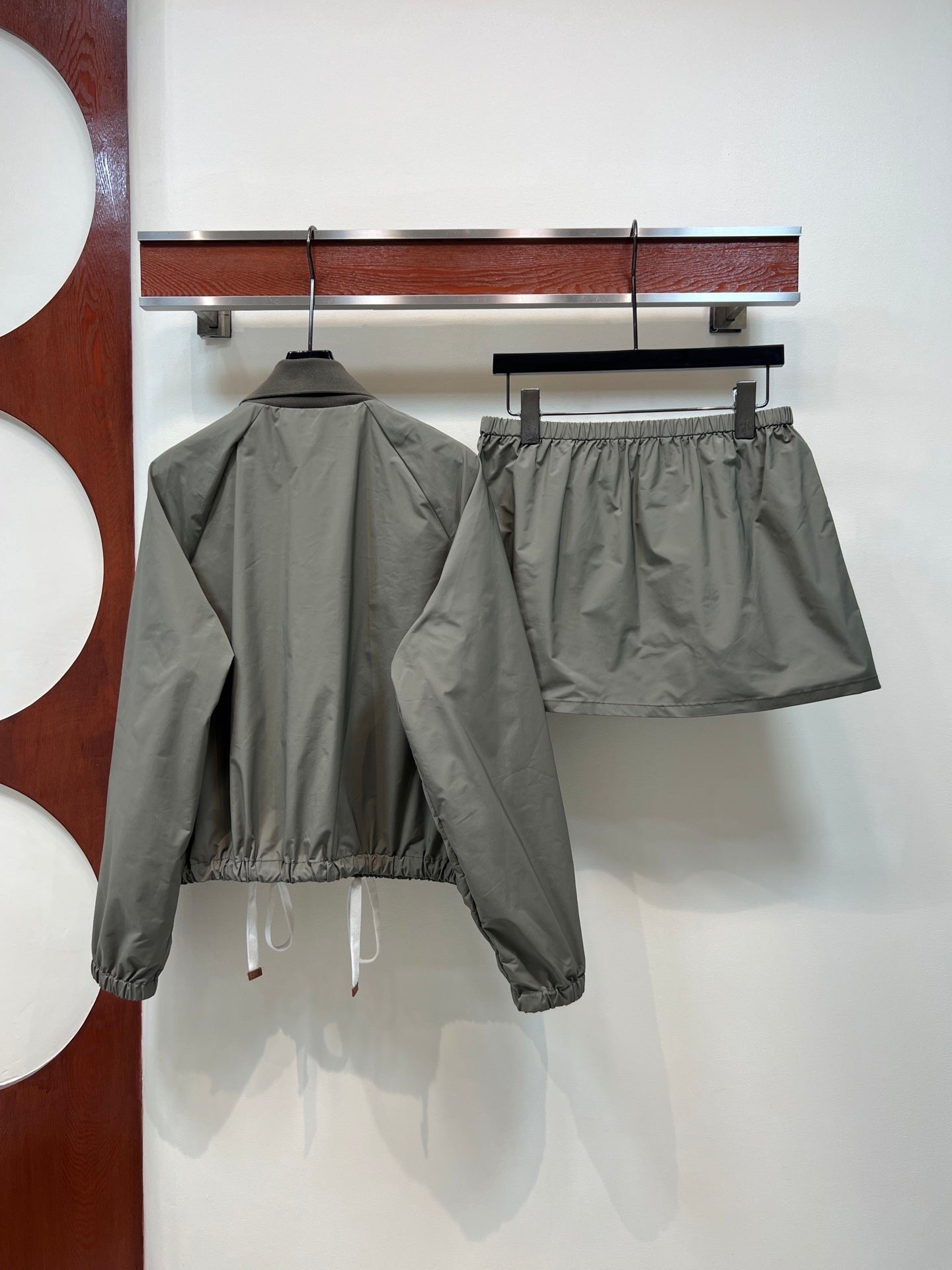 MI MI  Crepe Jacket Skirt Set Woman