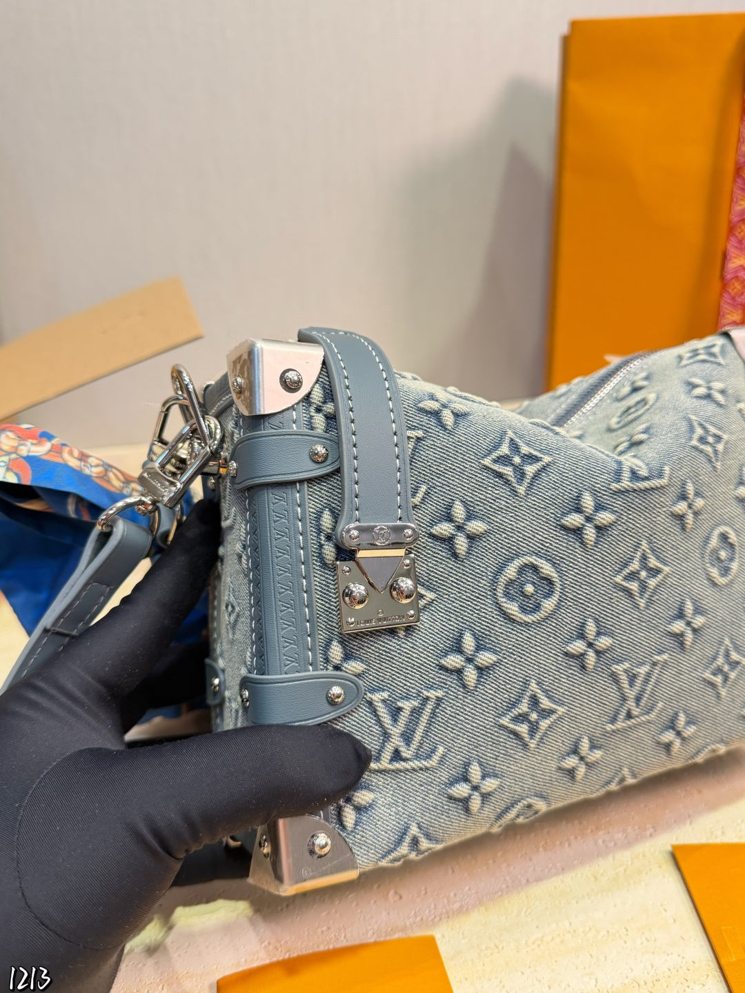 LU bag trunk