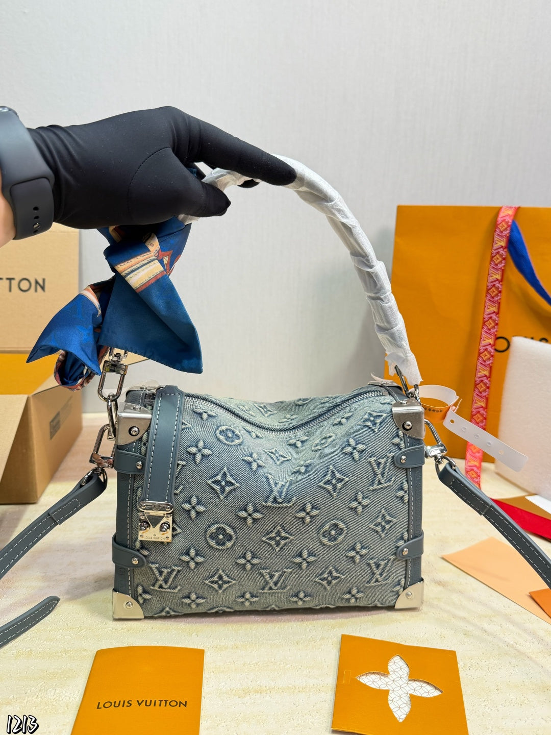 LU bag trunk