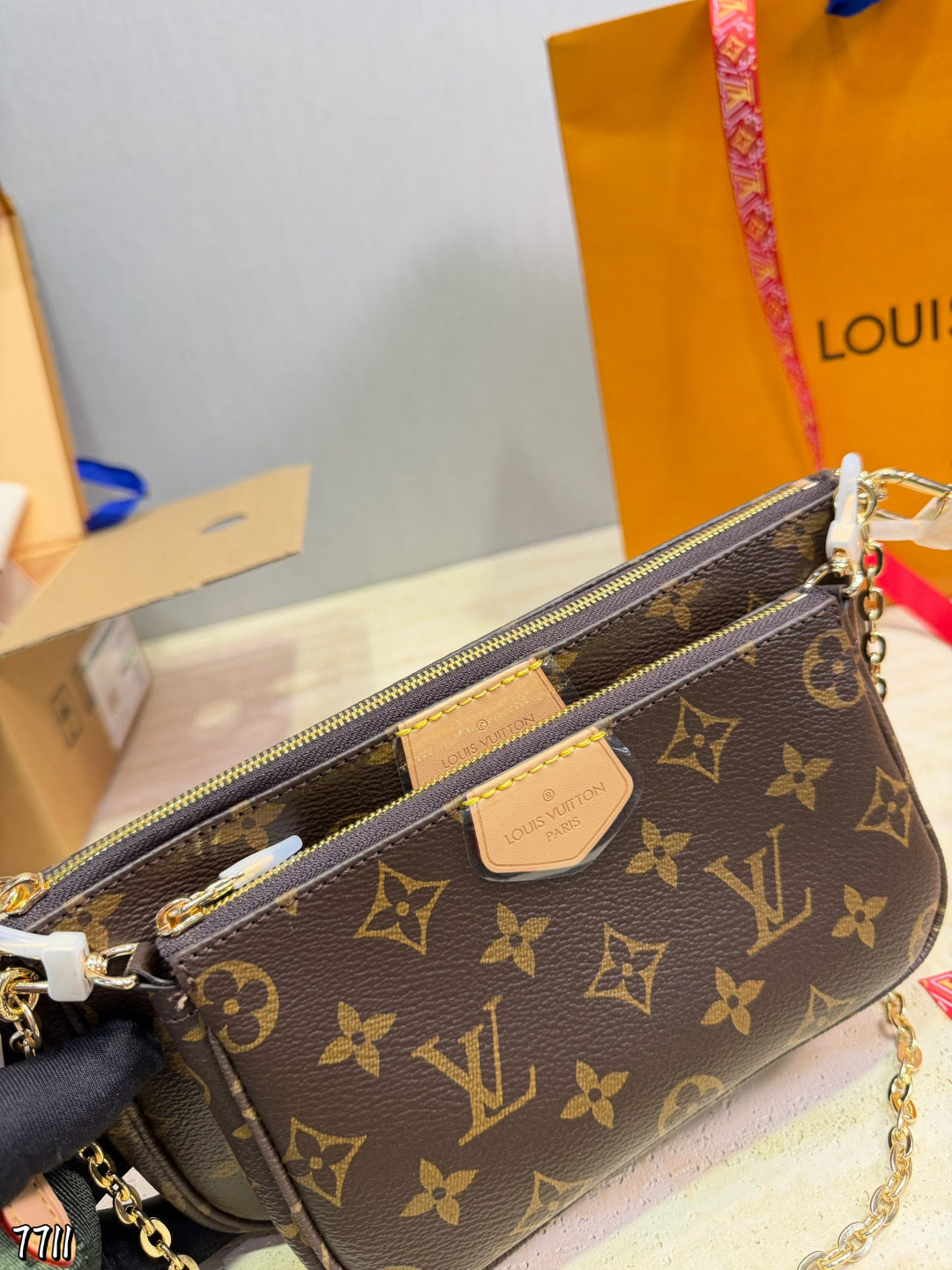 LU Multi Pochette Bag 24 cm