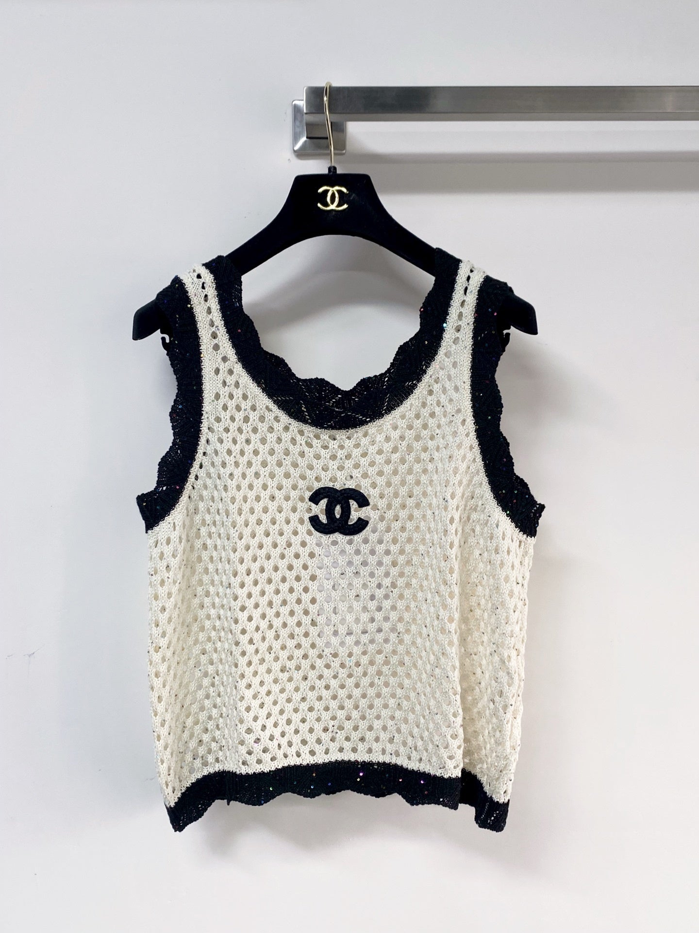 CHL  Woman sweater sleeveless 2 Color's