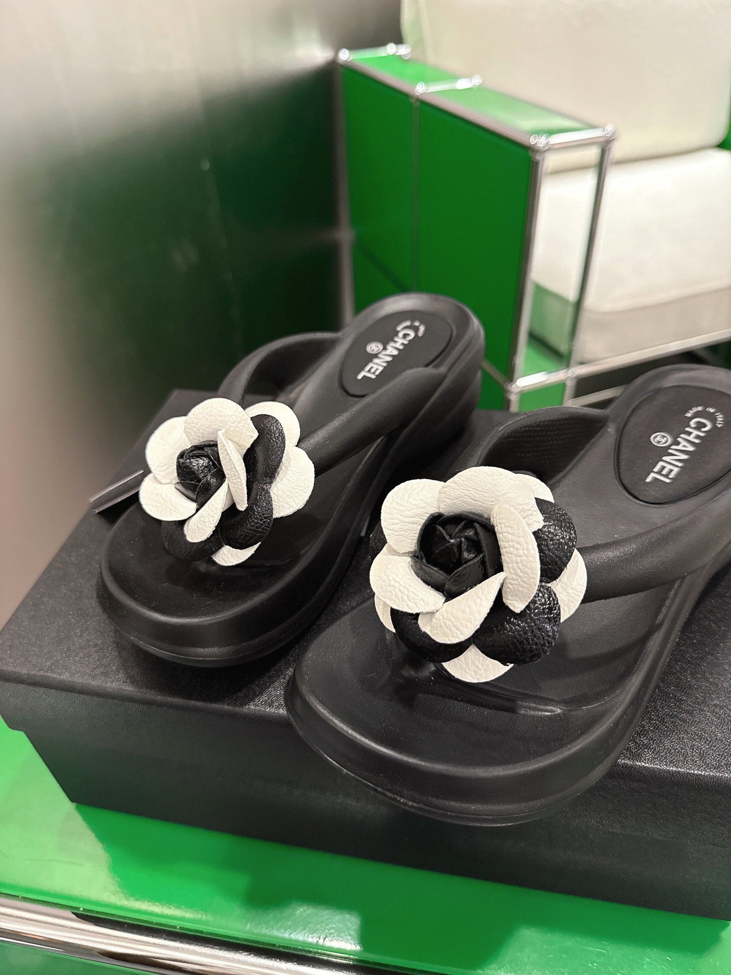 CHL slippers sandals  Woman 2 Color's