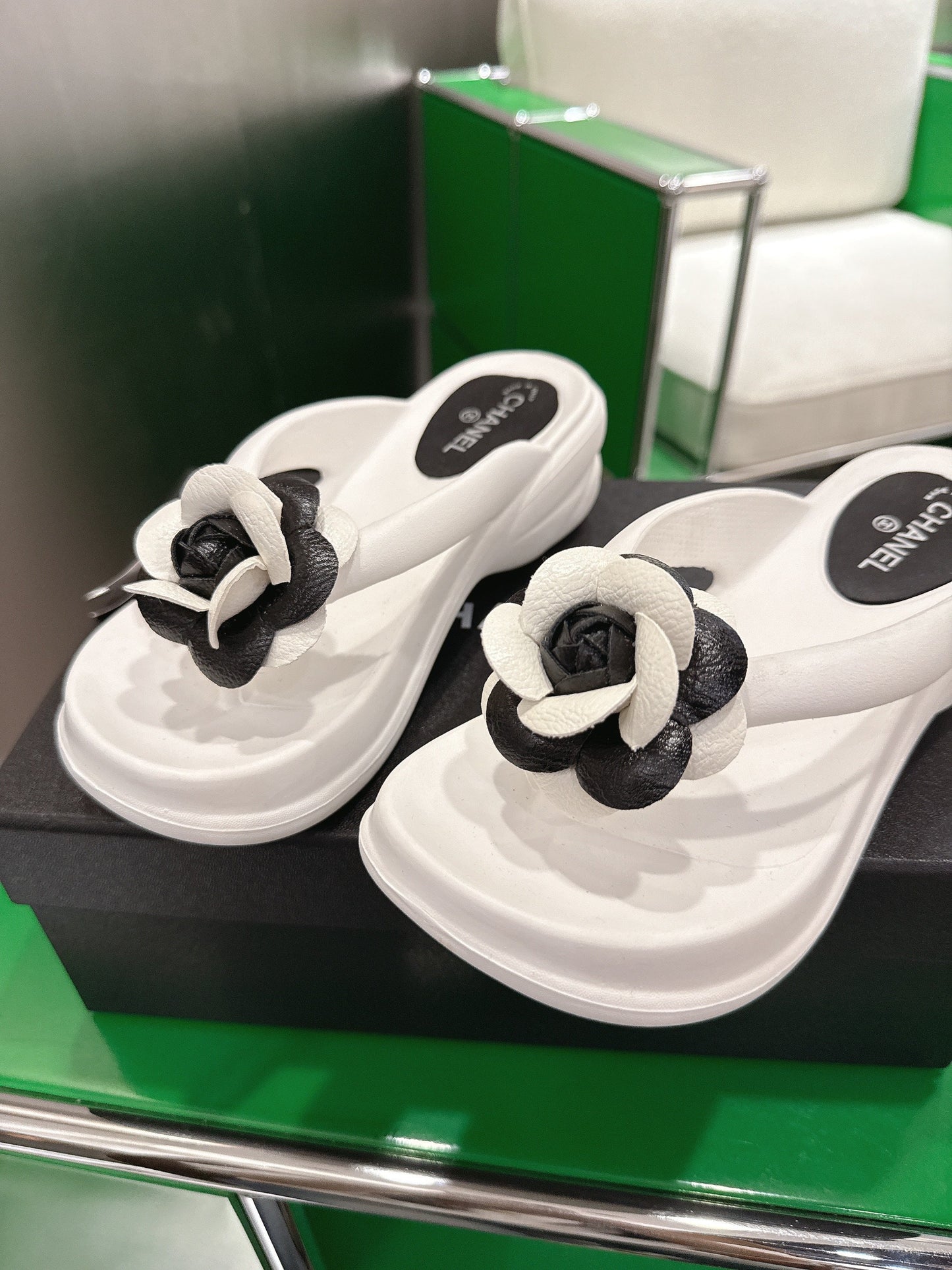 CHL slippers sandals  Woman 2 Color's