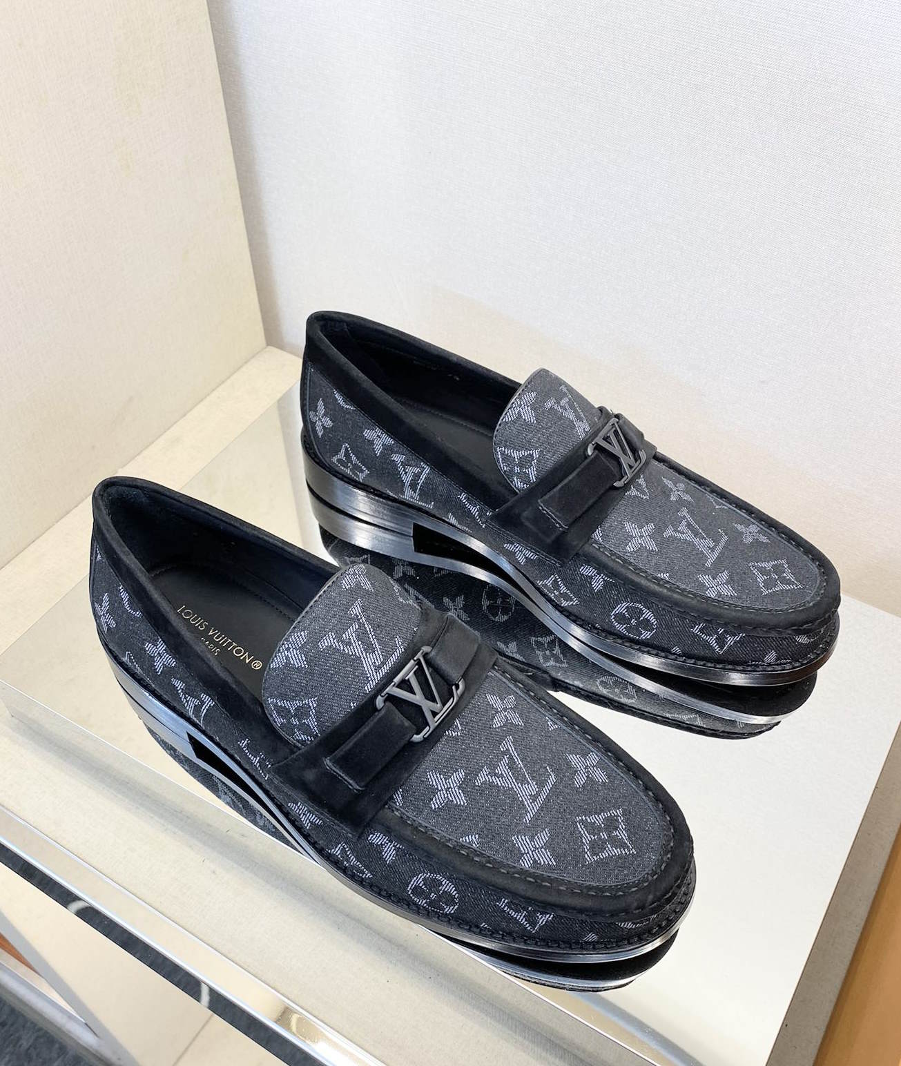 LU Shoes Monogram Man