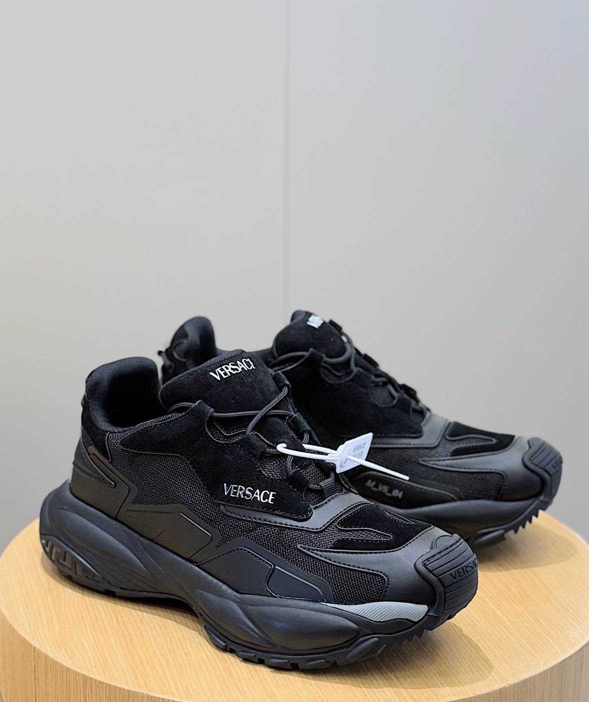VRC Sneakers Trainers 2 Color's
