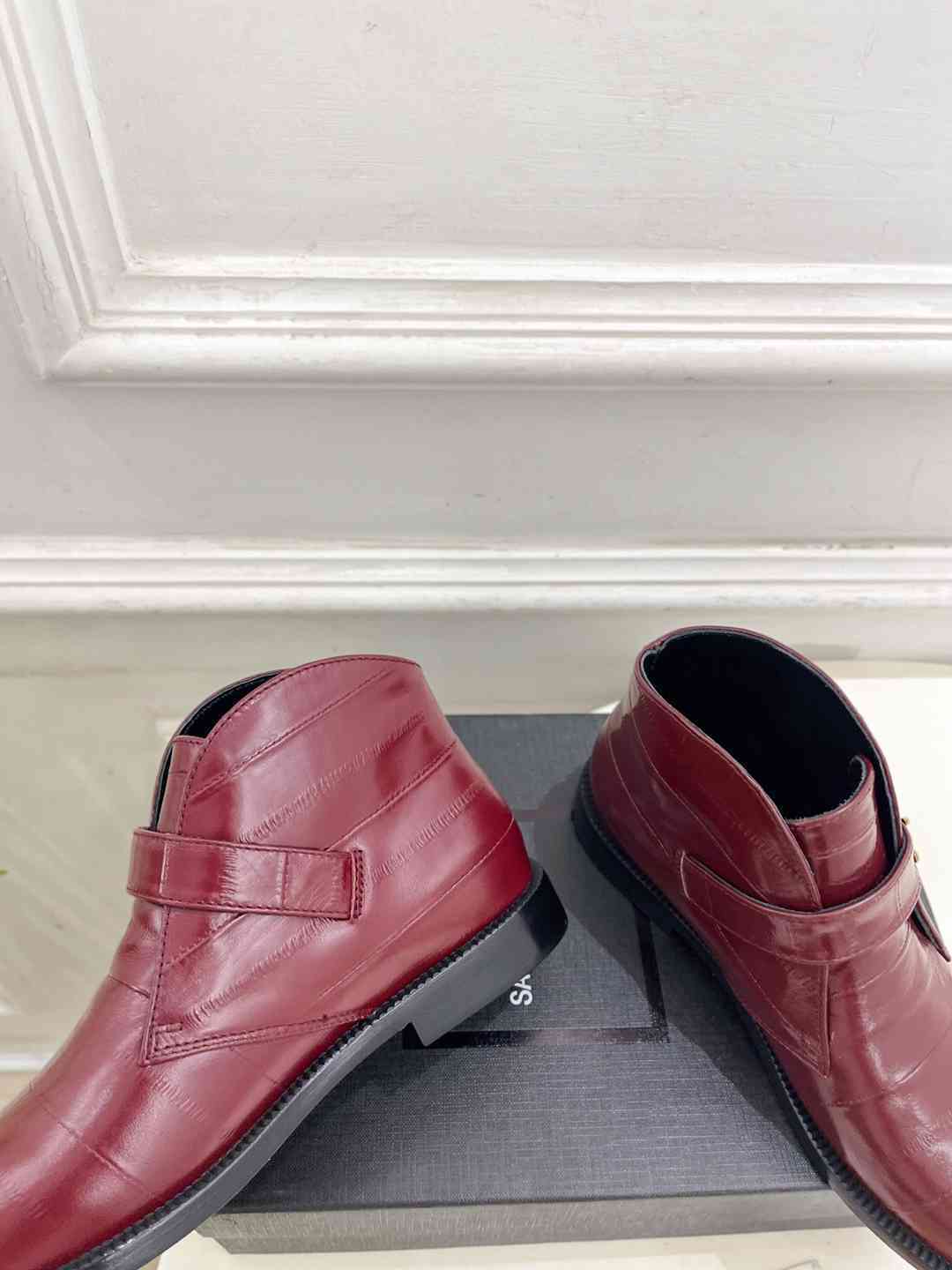 Y L Woman Boots 2 Color's