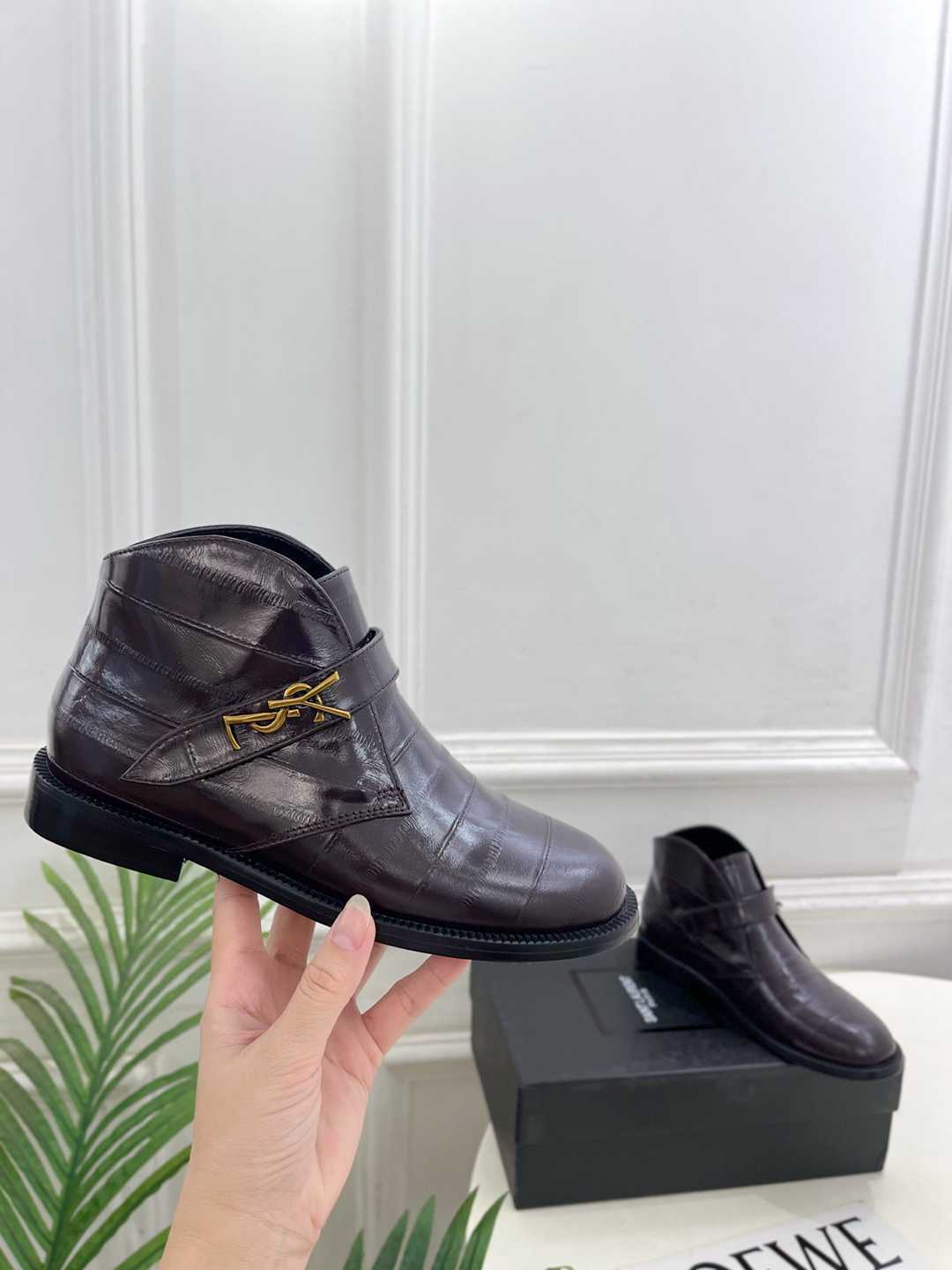 Y L Woman Boots 2 Color's