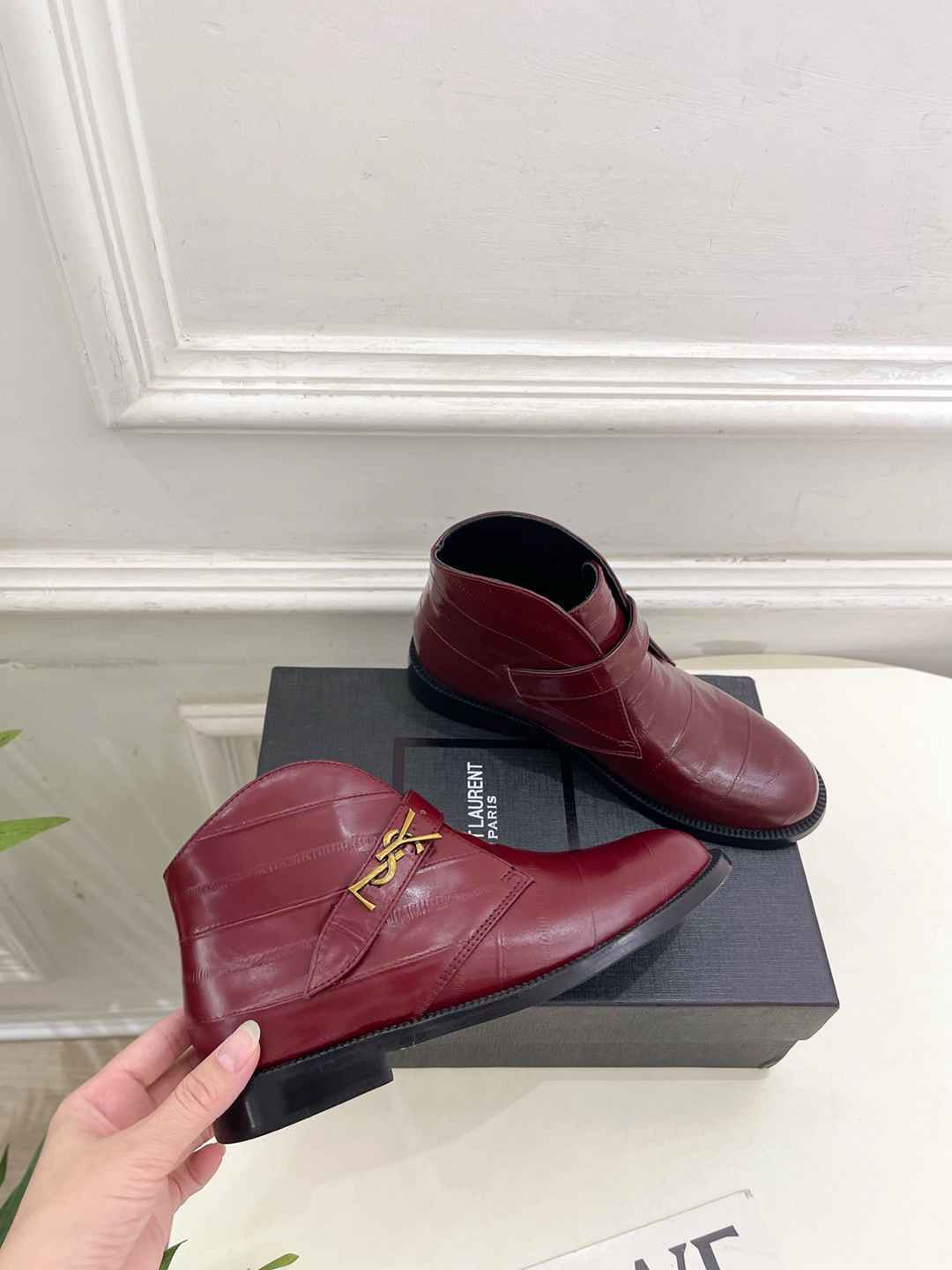 Y L Woman Boots 2 Color's
