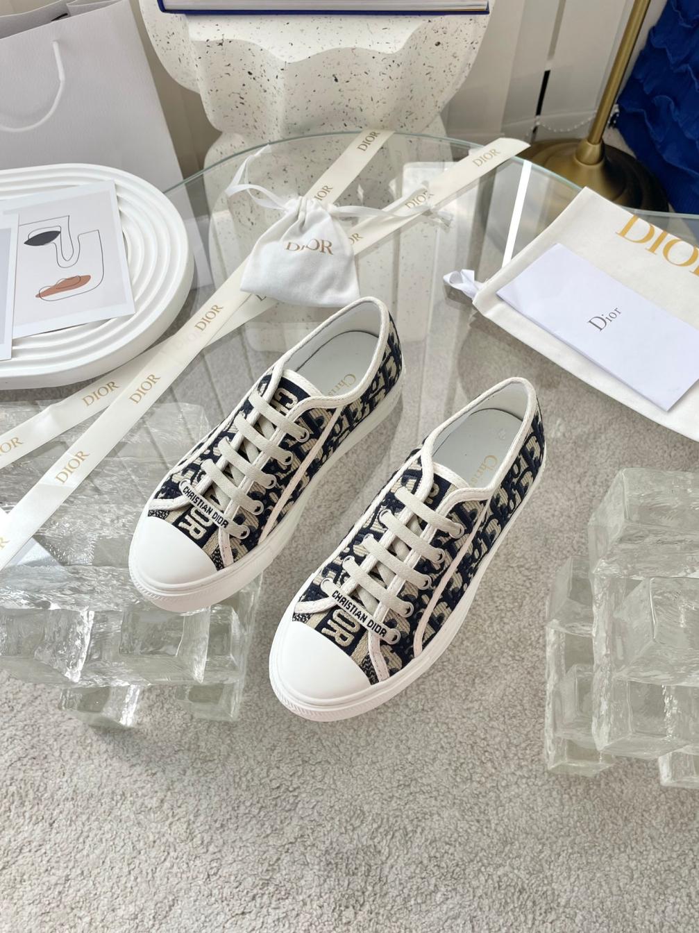 CHD  Iconic Sneakers Woman  WOW - SALE-
