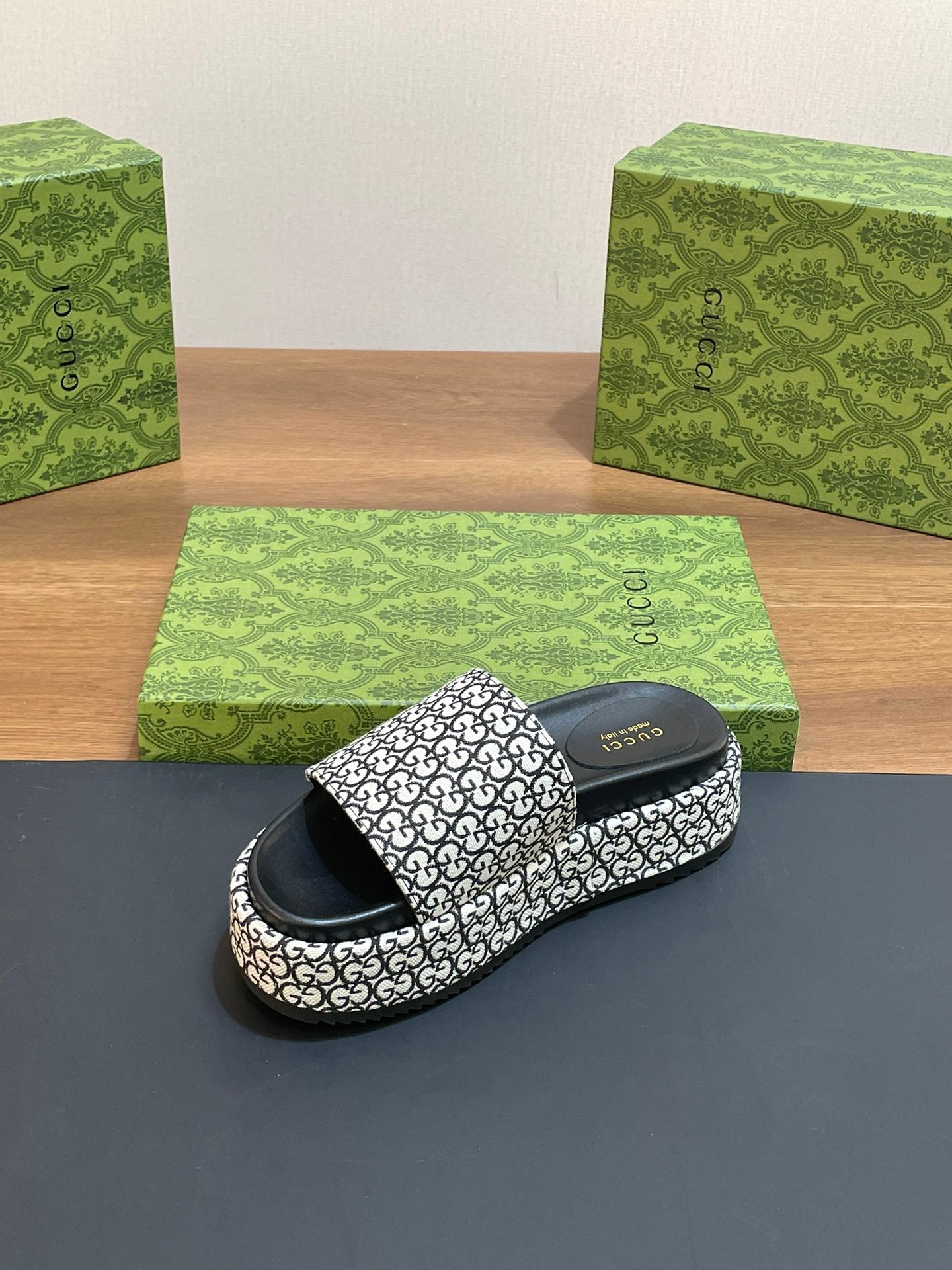 GU Slippers Slider 2 Color ' s 46