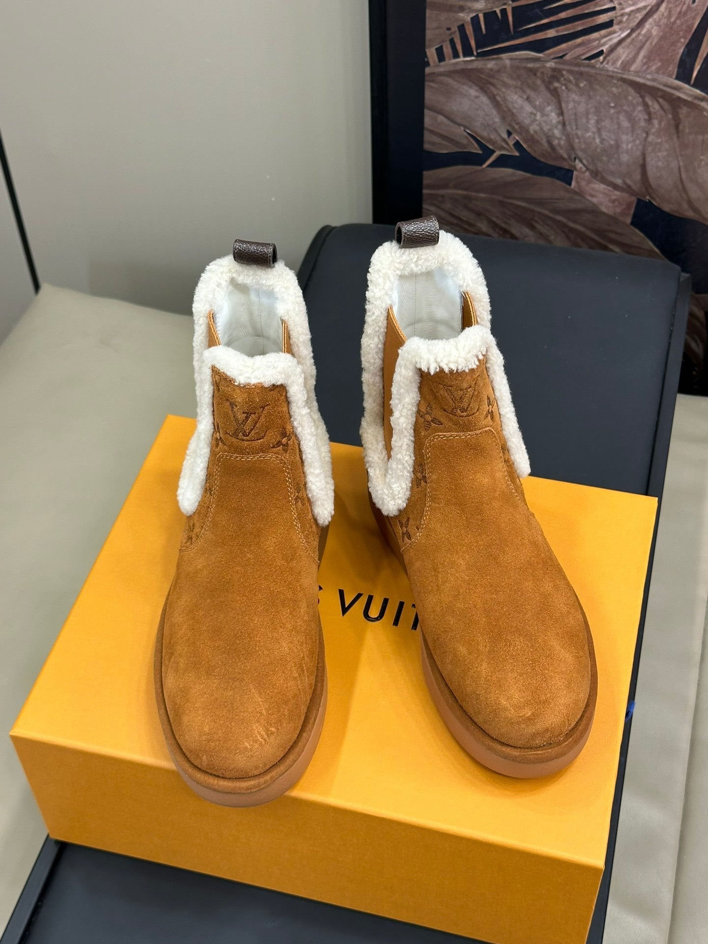 LU Aspen Chelsea UGG Boots