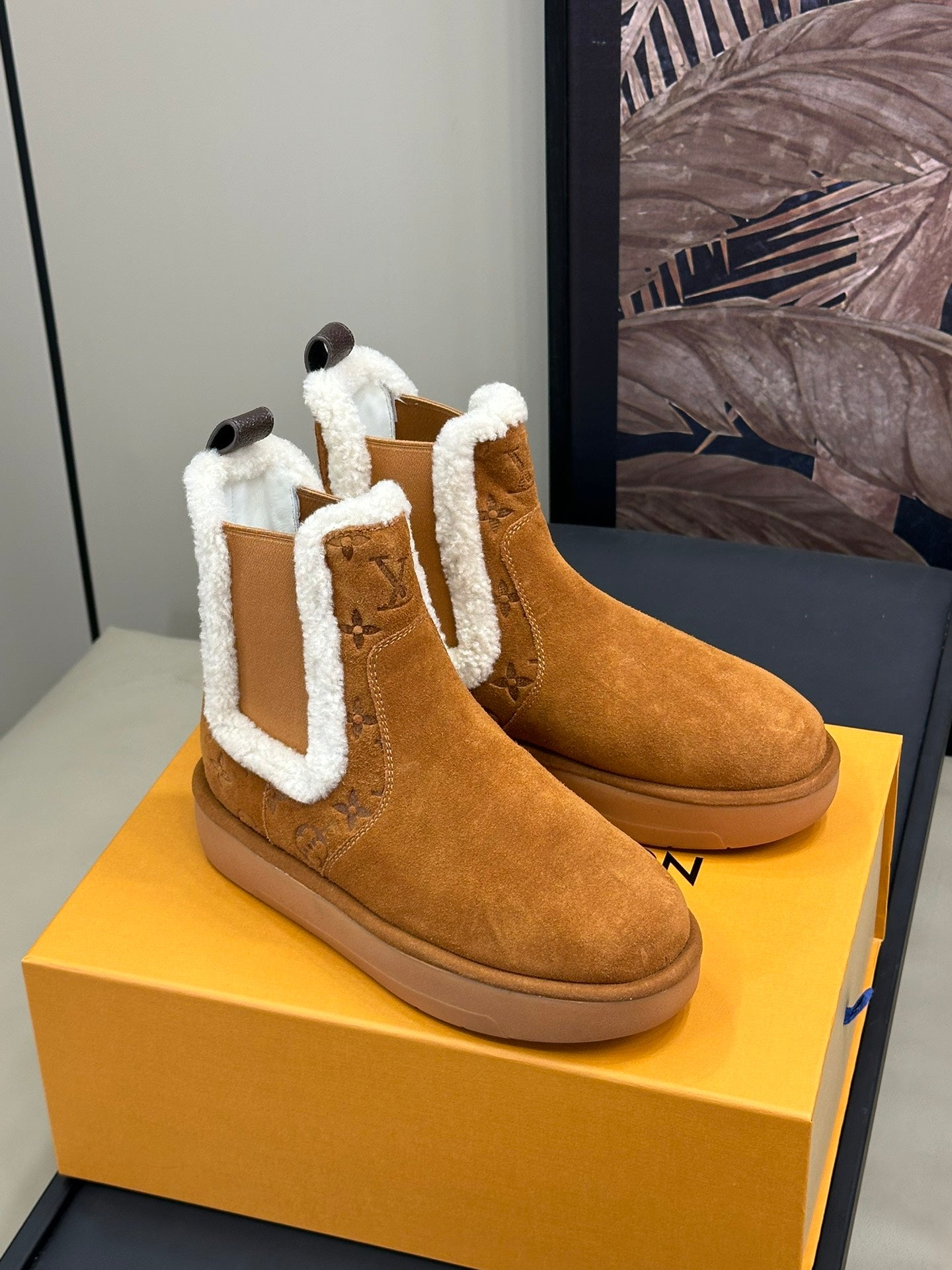 LU Aspen Chelsea UGG Boots