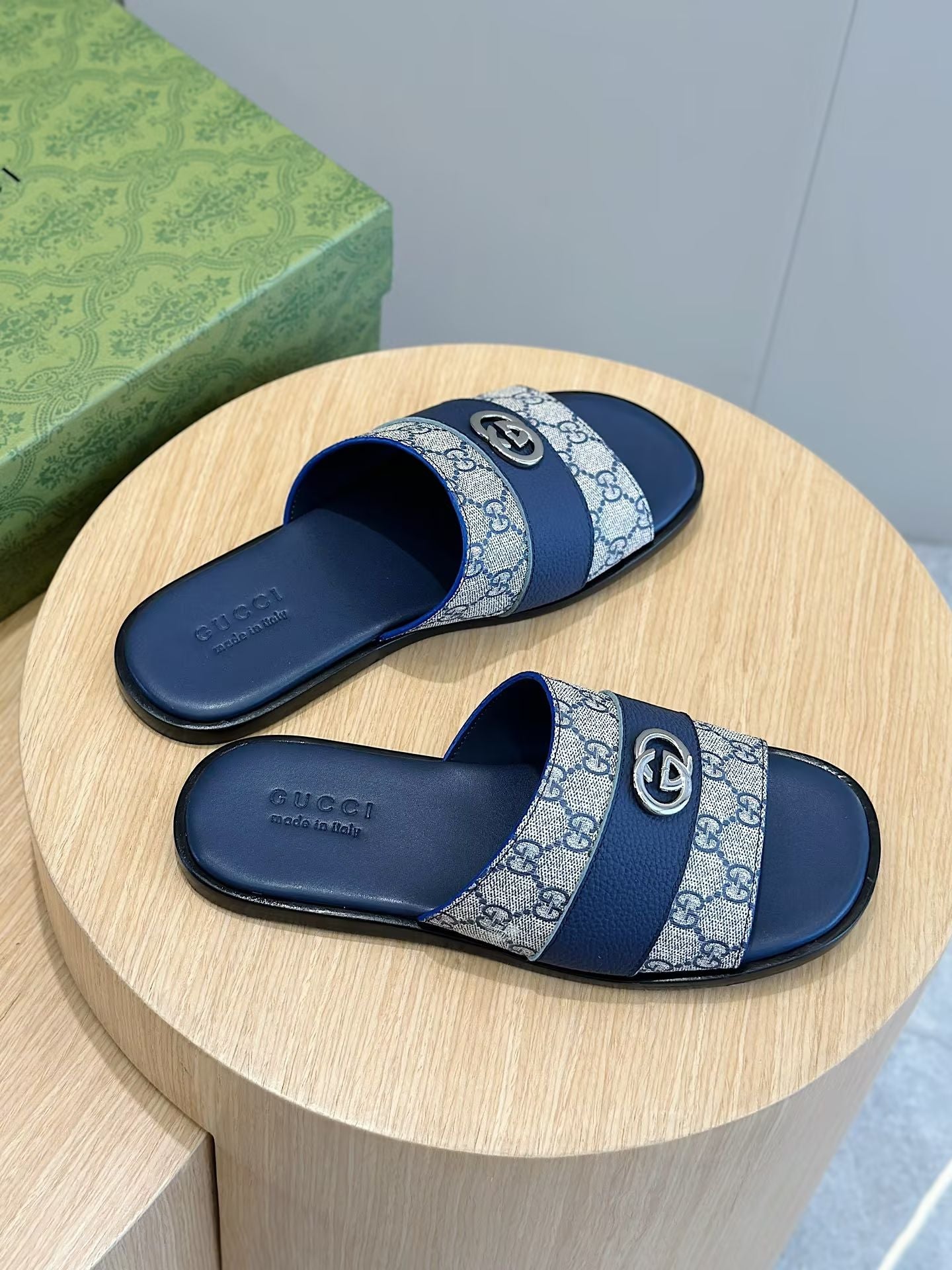 GU Slippers  2 Color's Man Size