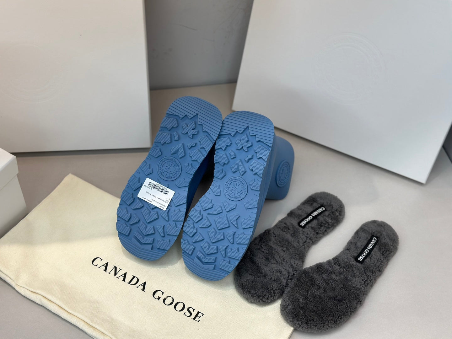 CANADA G resign Boots  2 Color's