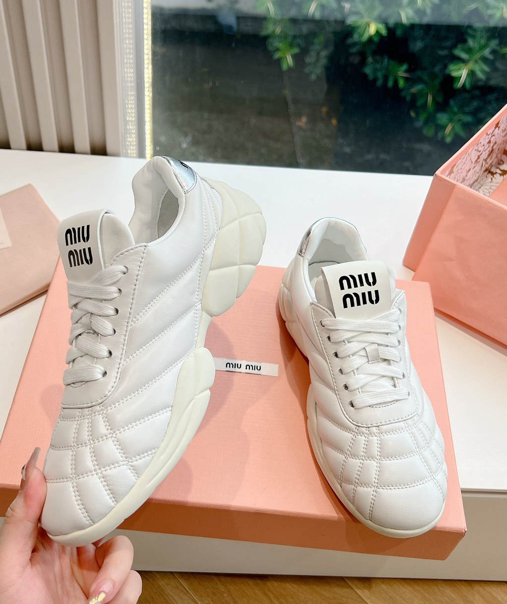 MIU MI  Sneakers 2 Color's Woman