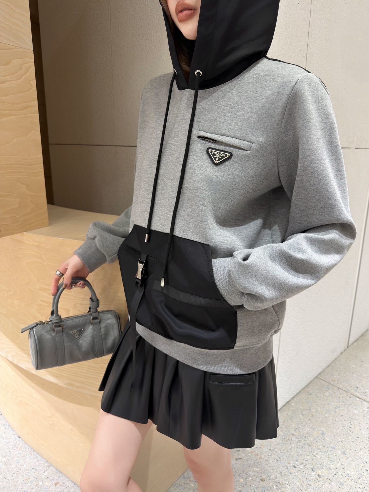 PRD Woman Sweater Hoodie 2 Color's  GQ