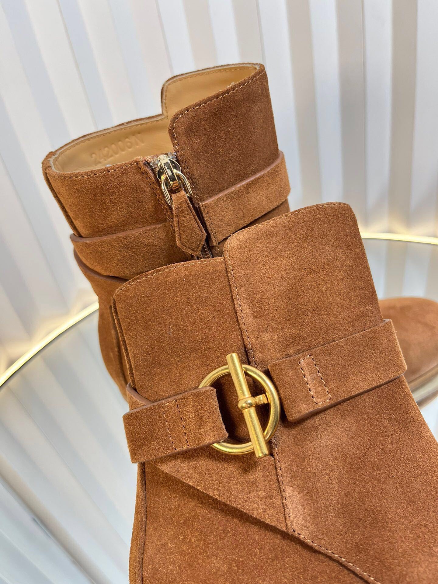 HRM Woman Boots