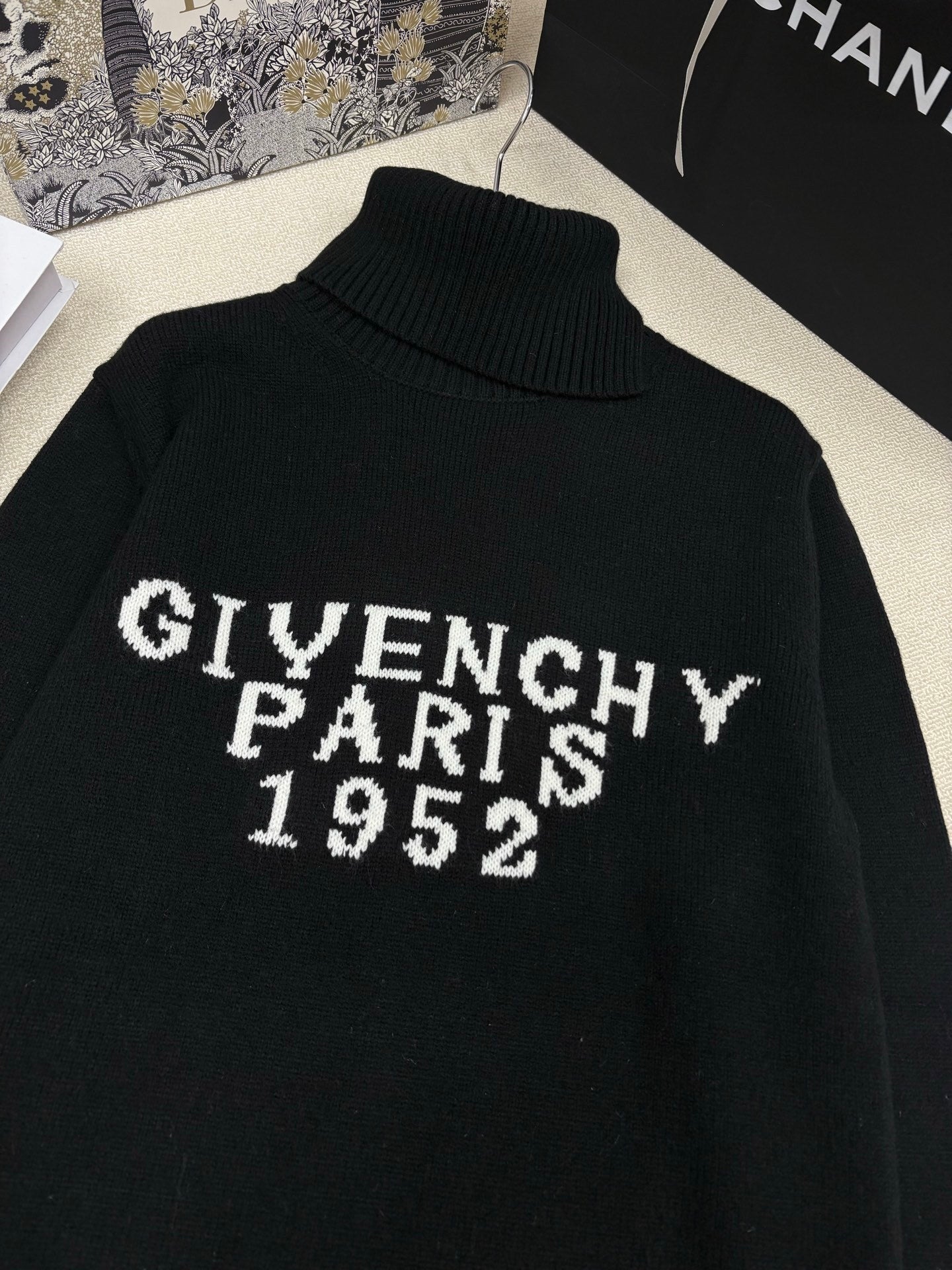 GIVENJY  Sweater 3 Color's
