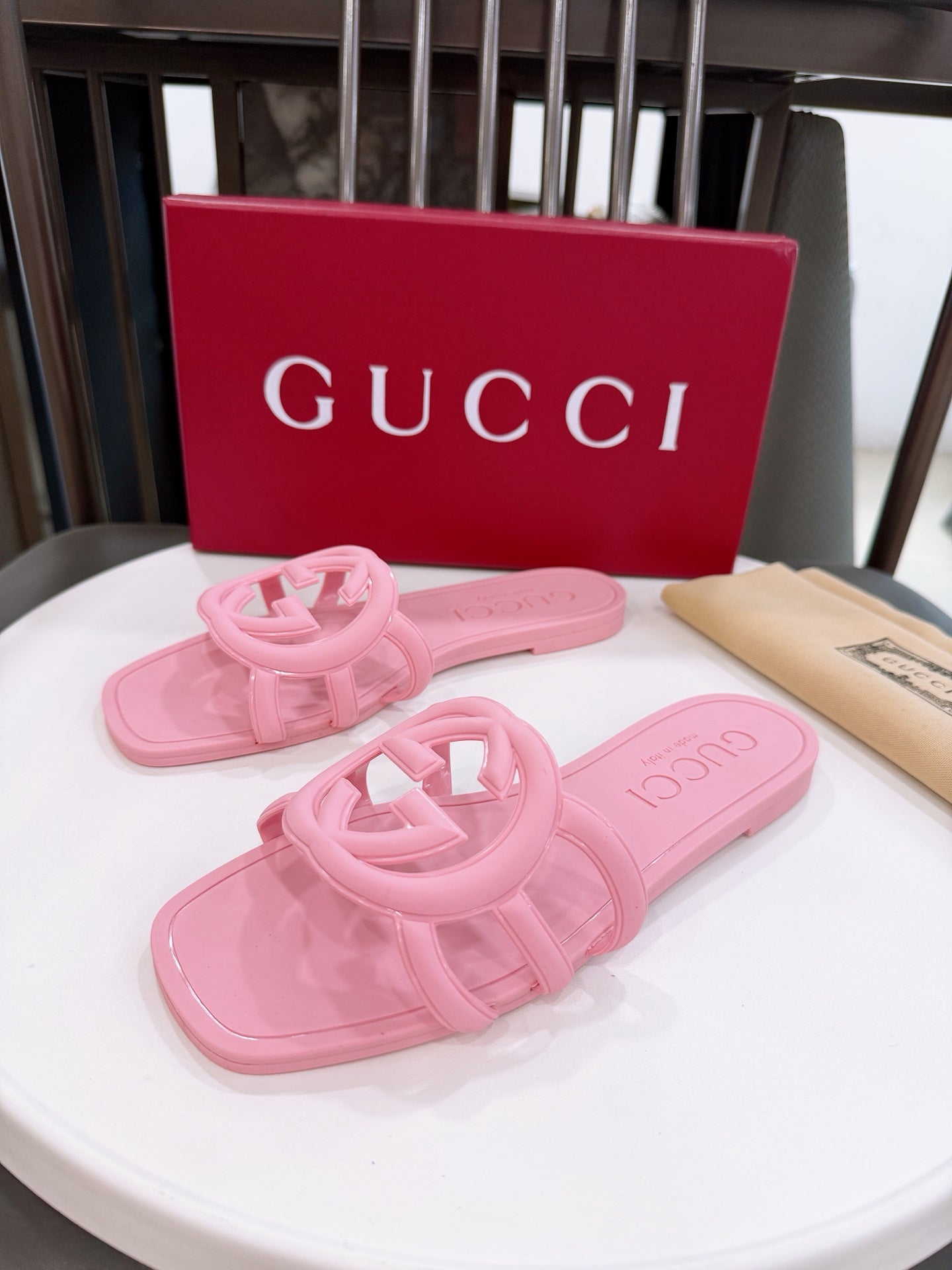 GU Slippers  Woman Size  5 Color's