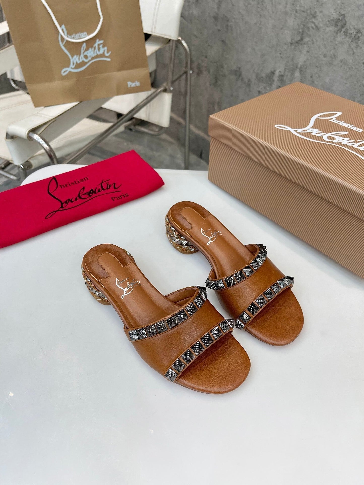 LABUTIN  slippers sandals Woman 2 Color's