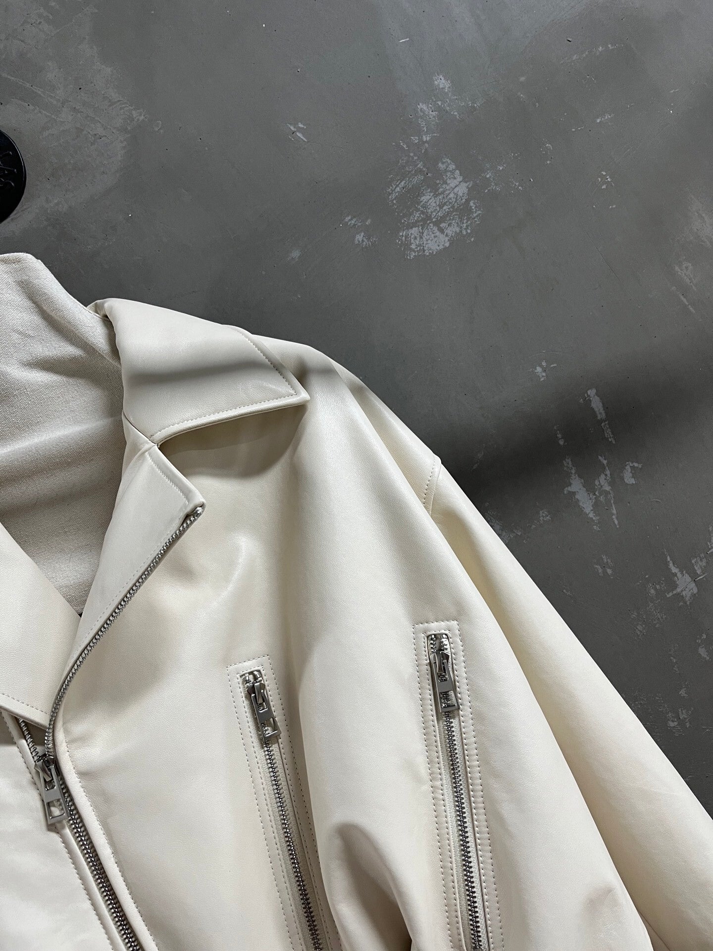 LOEVE Leather  Jacket  Woman 2 Color's