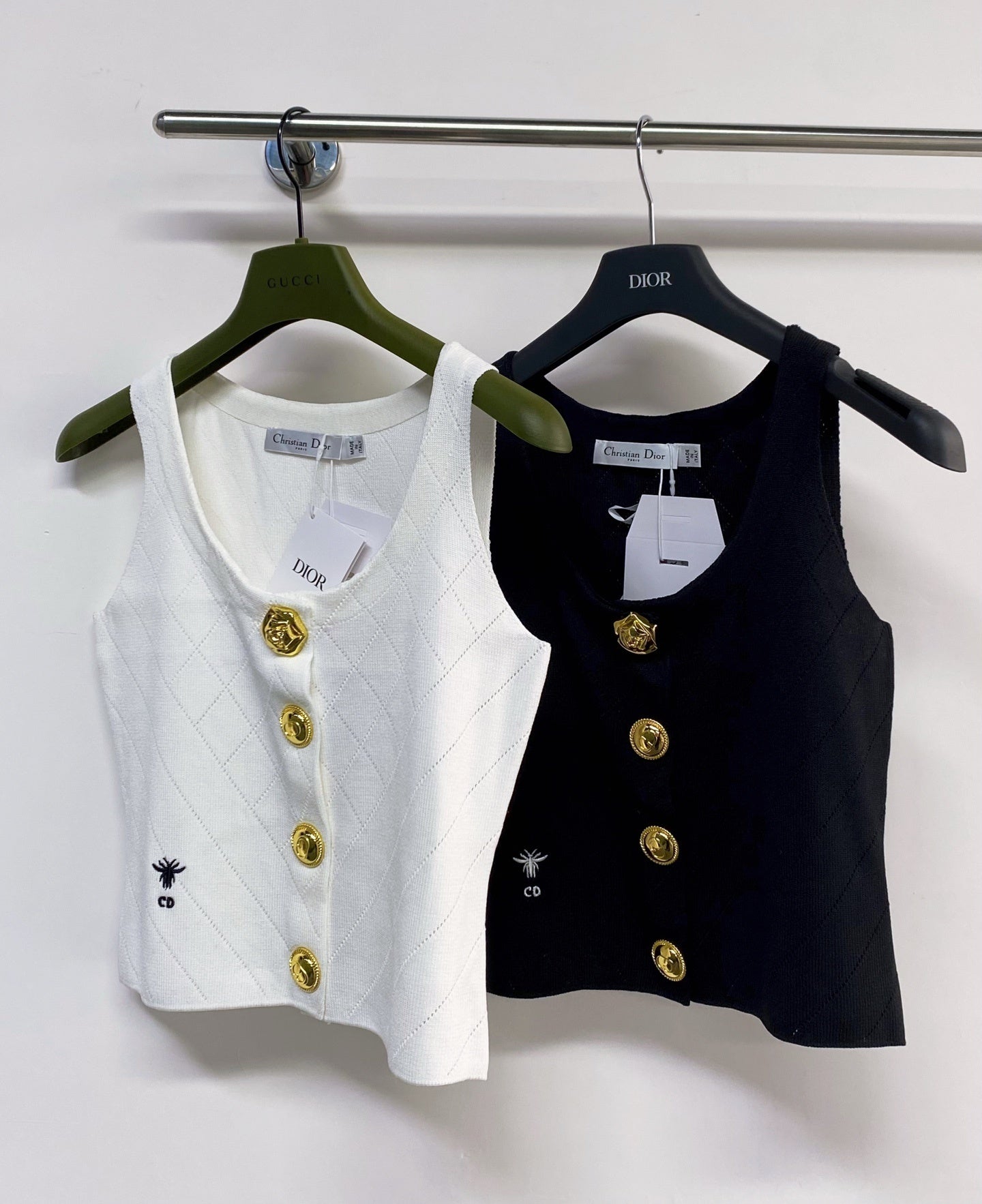 CHD Woman Sweater  2 Color's GQ sleeveless
