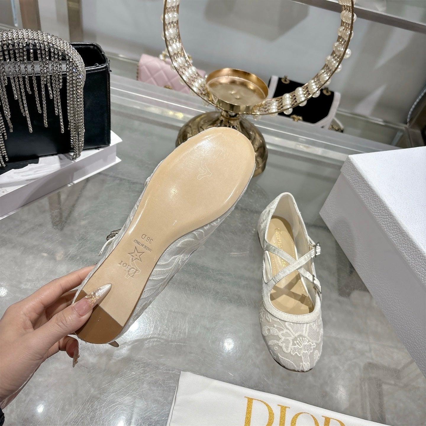 CHD shoes  Woman 2 Color's