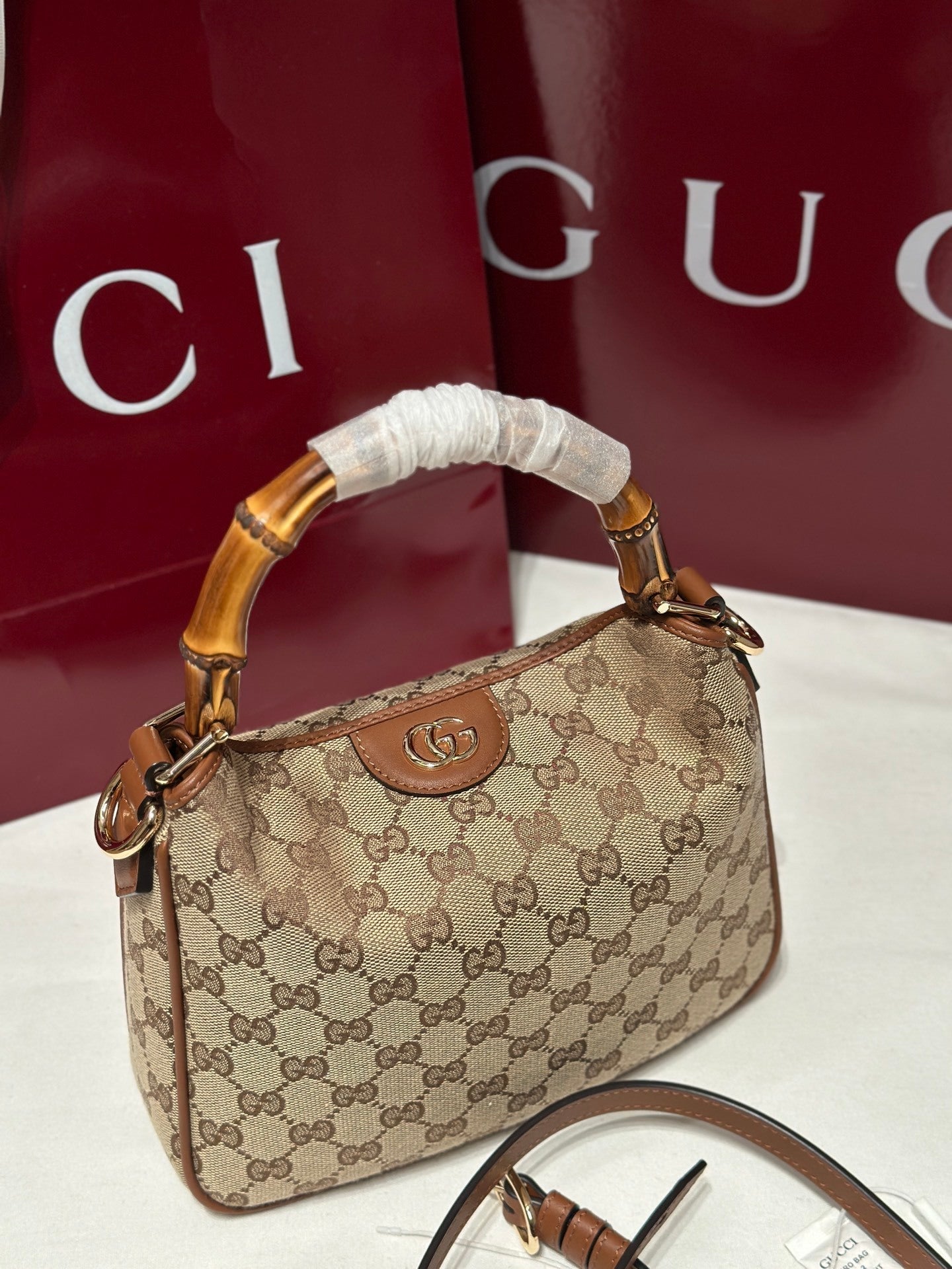 GU  bag  24 cm