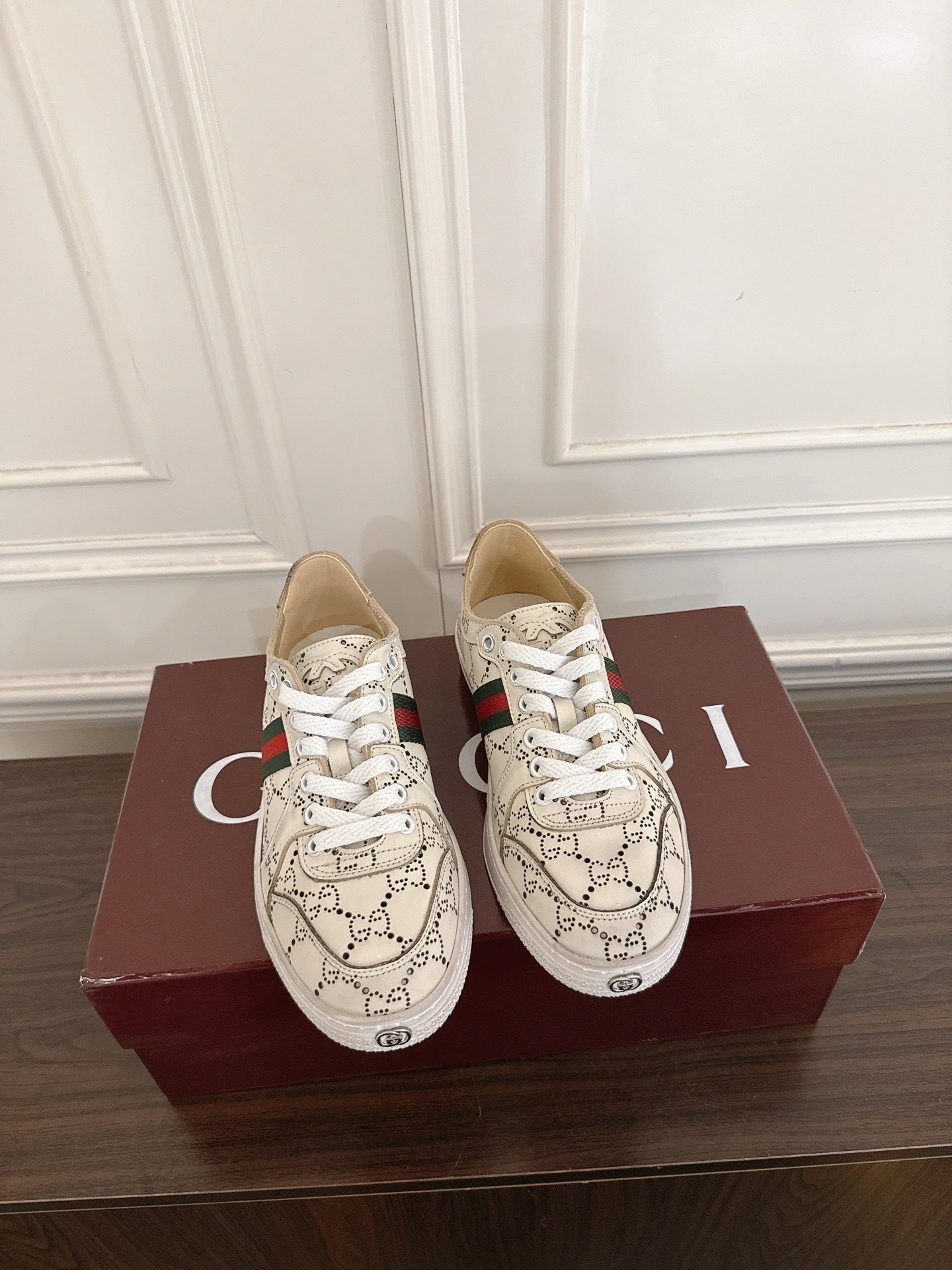 GU Sneakers  Man Size
