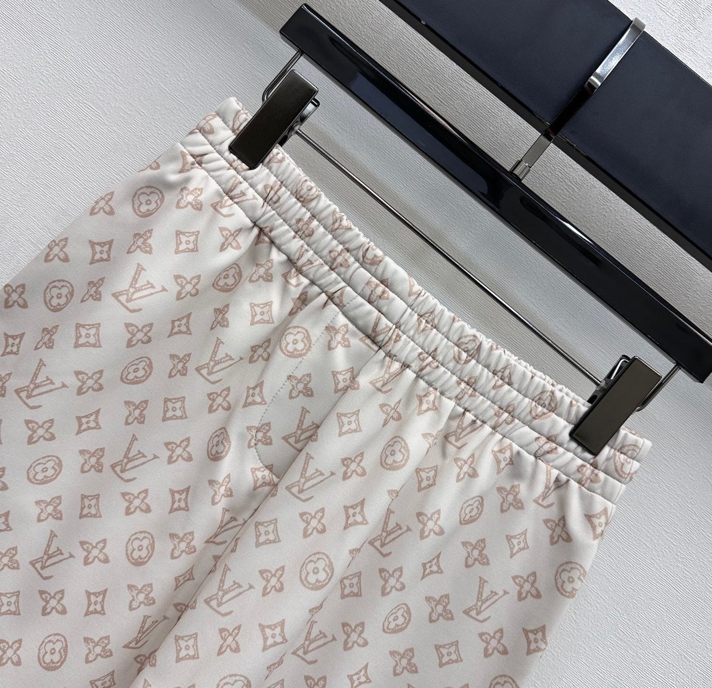 LU Woman Sweater  Skirt set 2 Color's GQ
