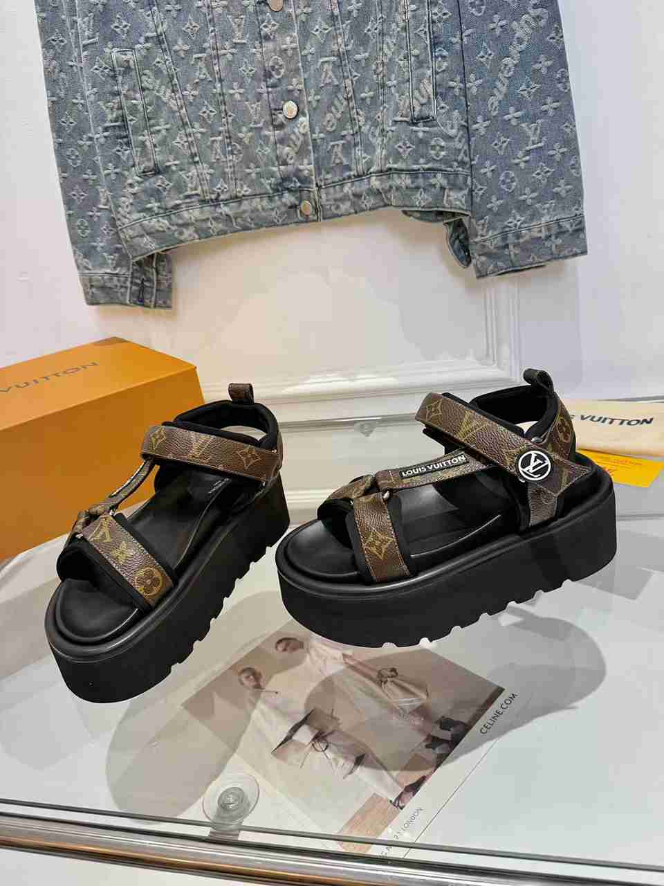 LU Sandals  Woman 42