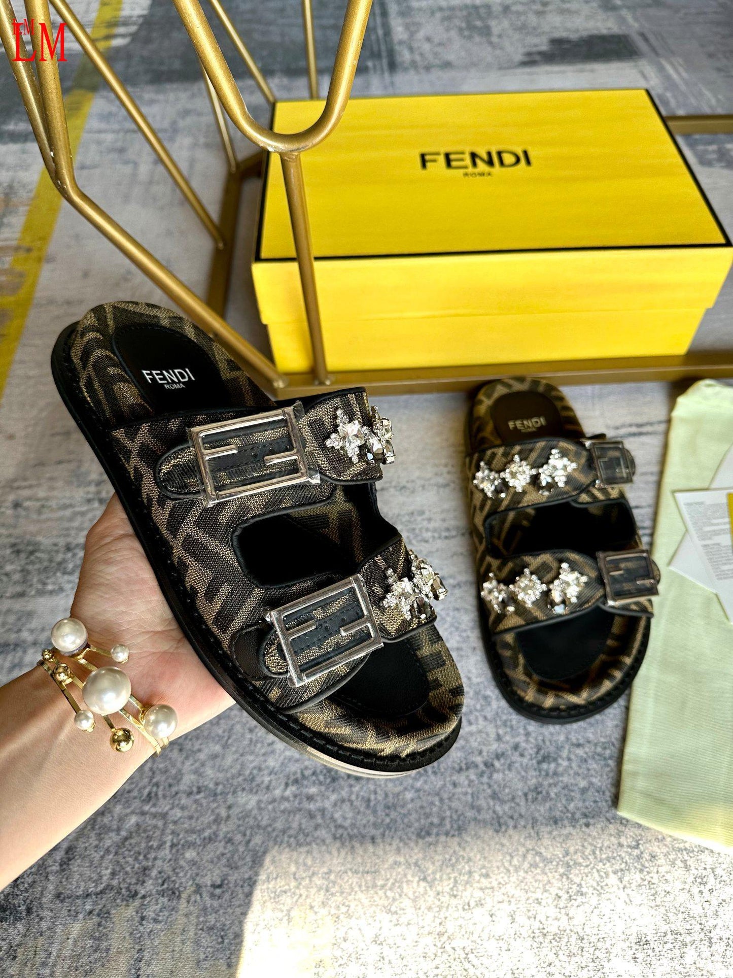 FEN Slippers Sandals