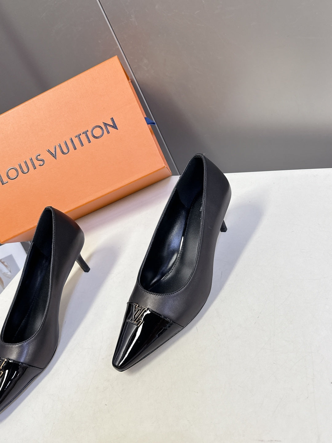 LU  shoes  Woman 2 Color 's  Heels
